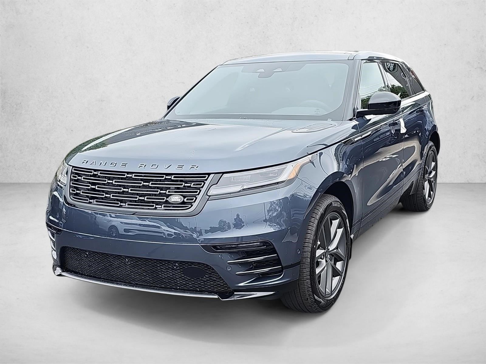 2026 Land Rover Range Rover Velar Dynamic SE's photo