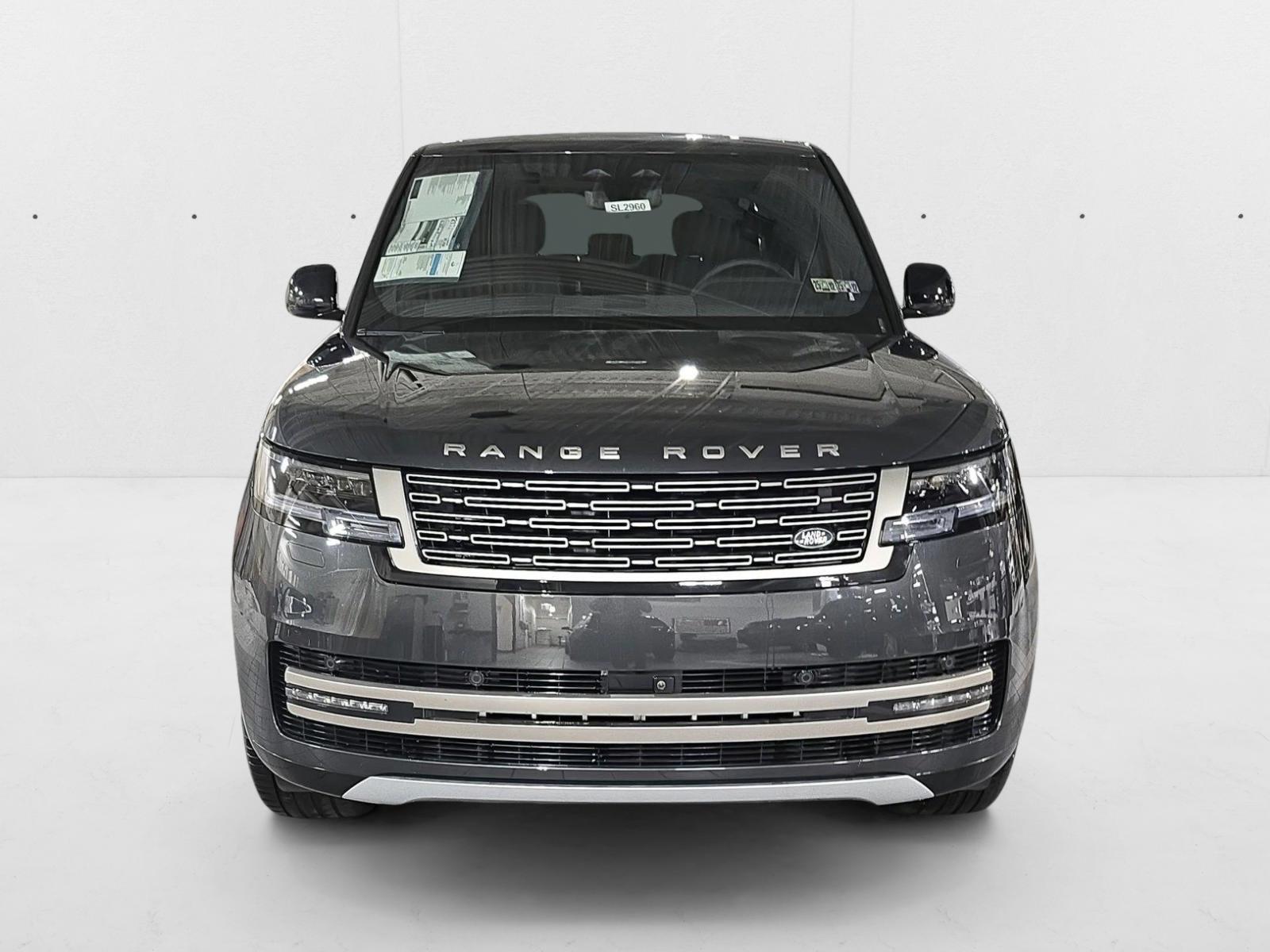 2025 Land Rover Range Rover SE photo 2