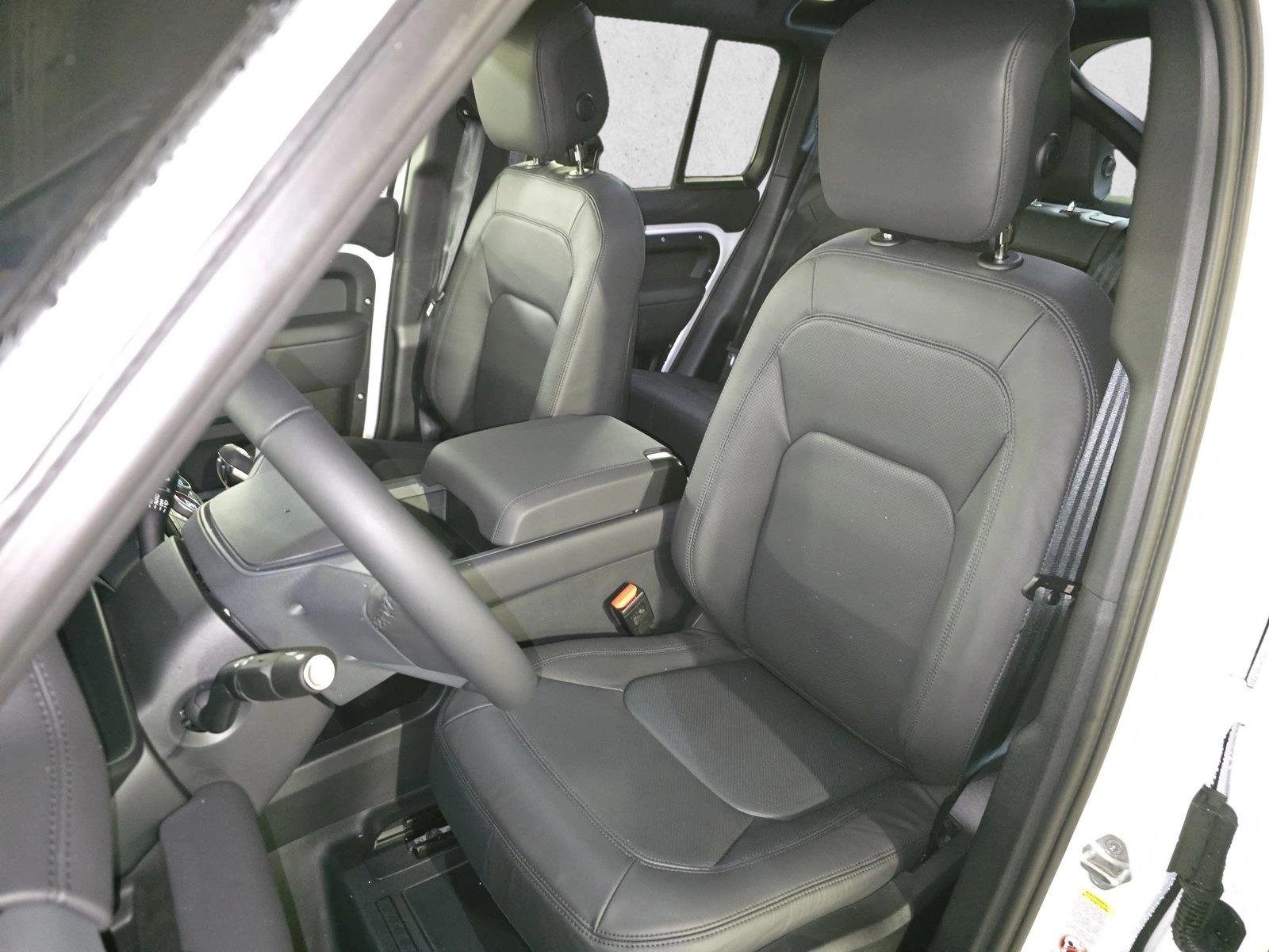 2026 Land Rover Defender X-Dynamic SE - Photo 13
