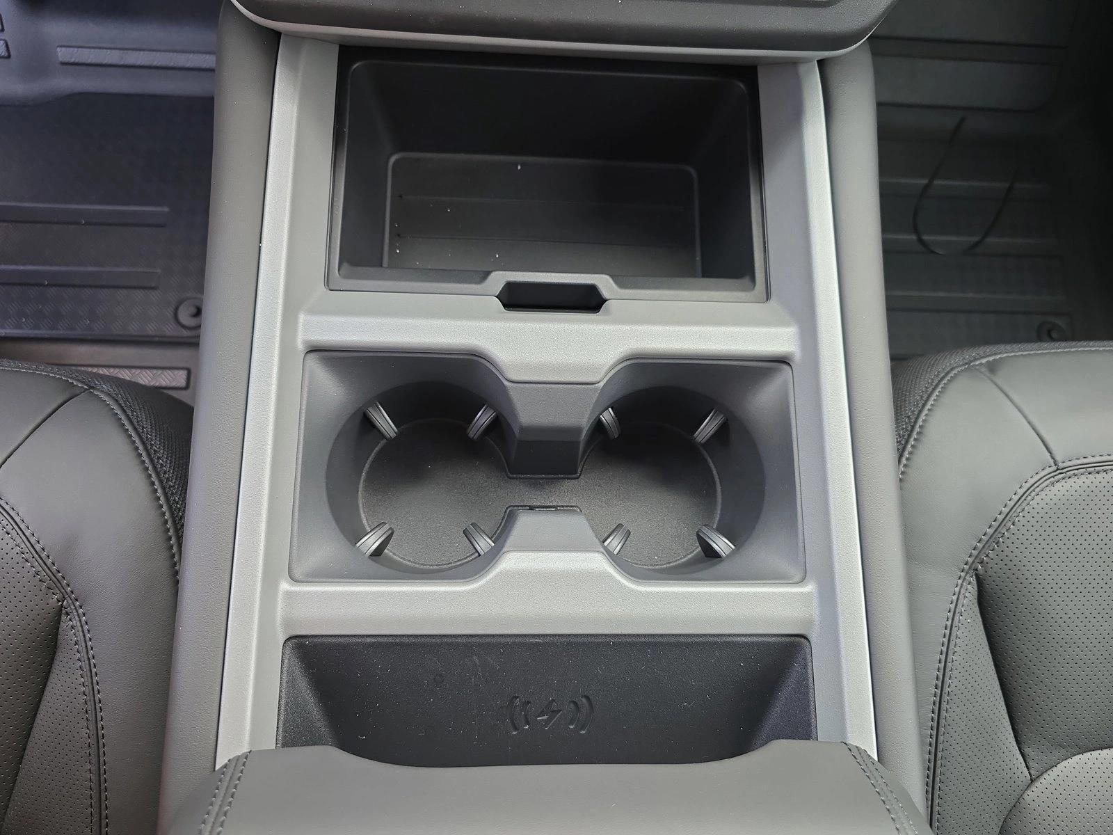 2026 Land Rover Defender V8 - Photo 21
