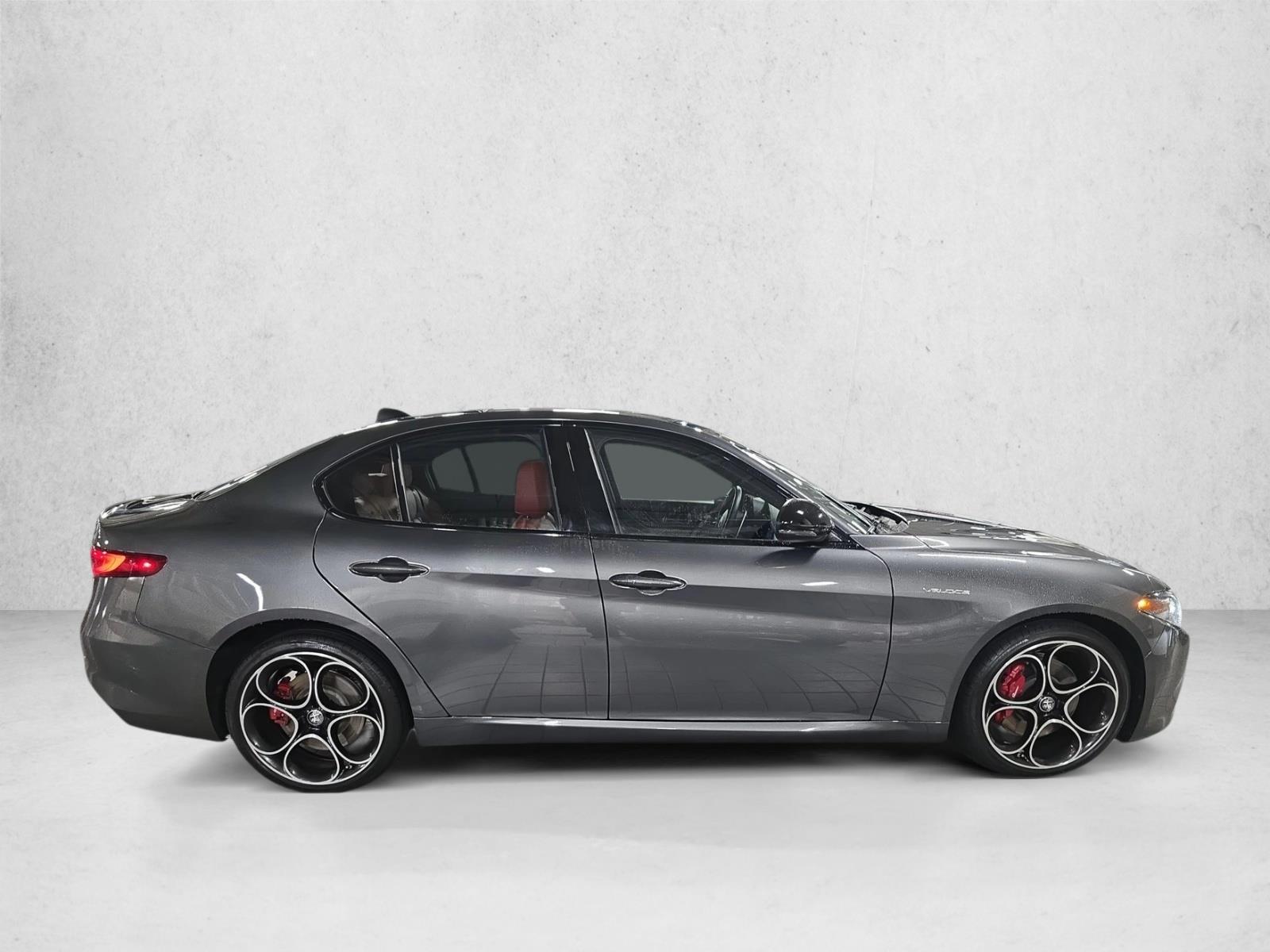 2022 Alfa Romeo Giulia Ti - VELOCE photo 4