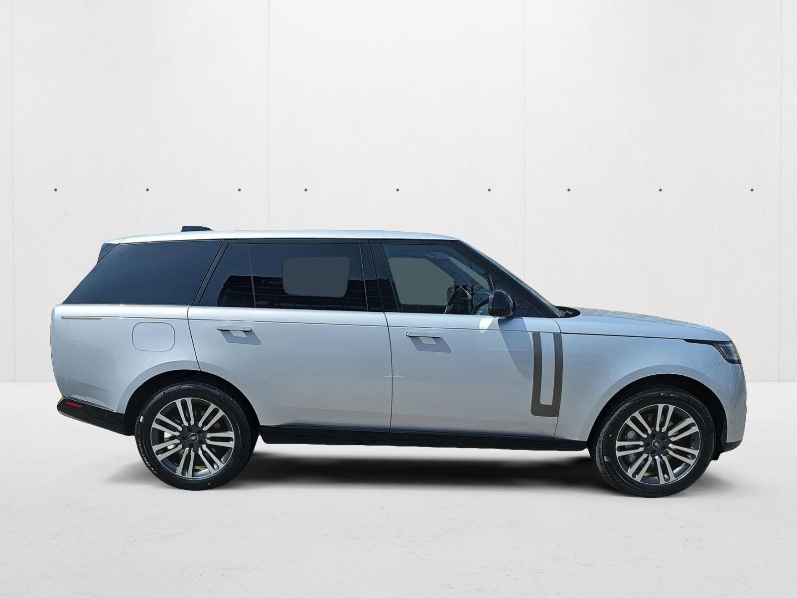 2025 Land Rover Range Rover SE photo 4