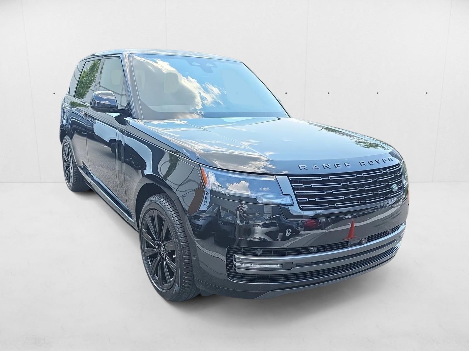 2025 Land Rover Range Rover SE photo 2