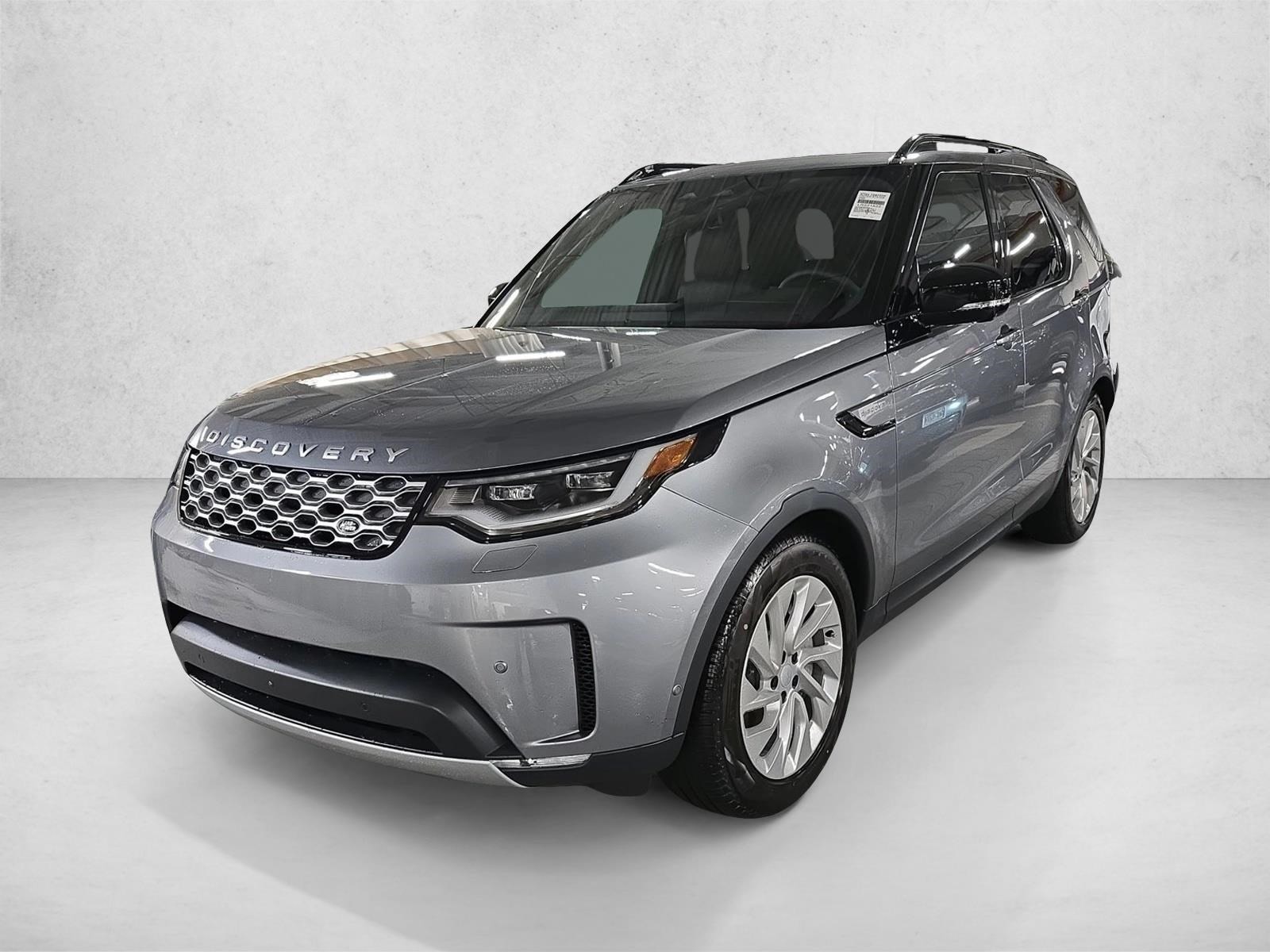 2026 Land Rover Discovery P300 S's photo
