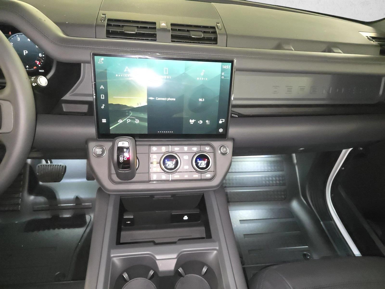 2026 Land Rover Defender X-Dynamic SE - Photo 20
