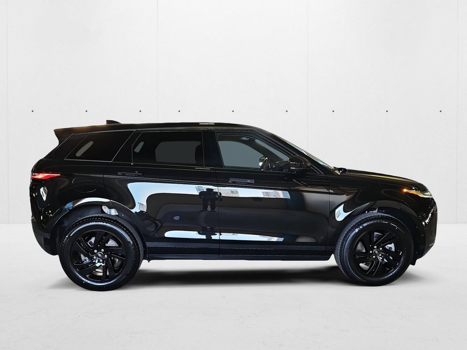2025 Land Rover Range Rover Evoque S photo 3