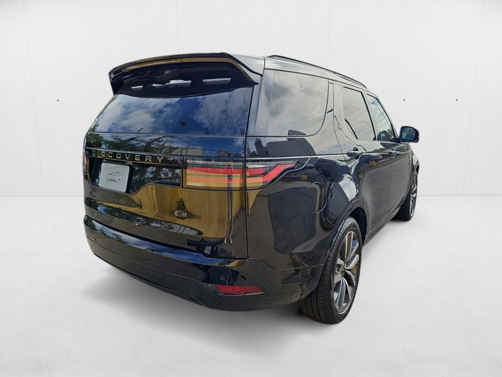 2024 Land Rover Discovery SE photo 2