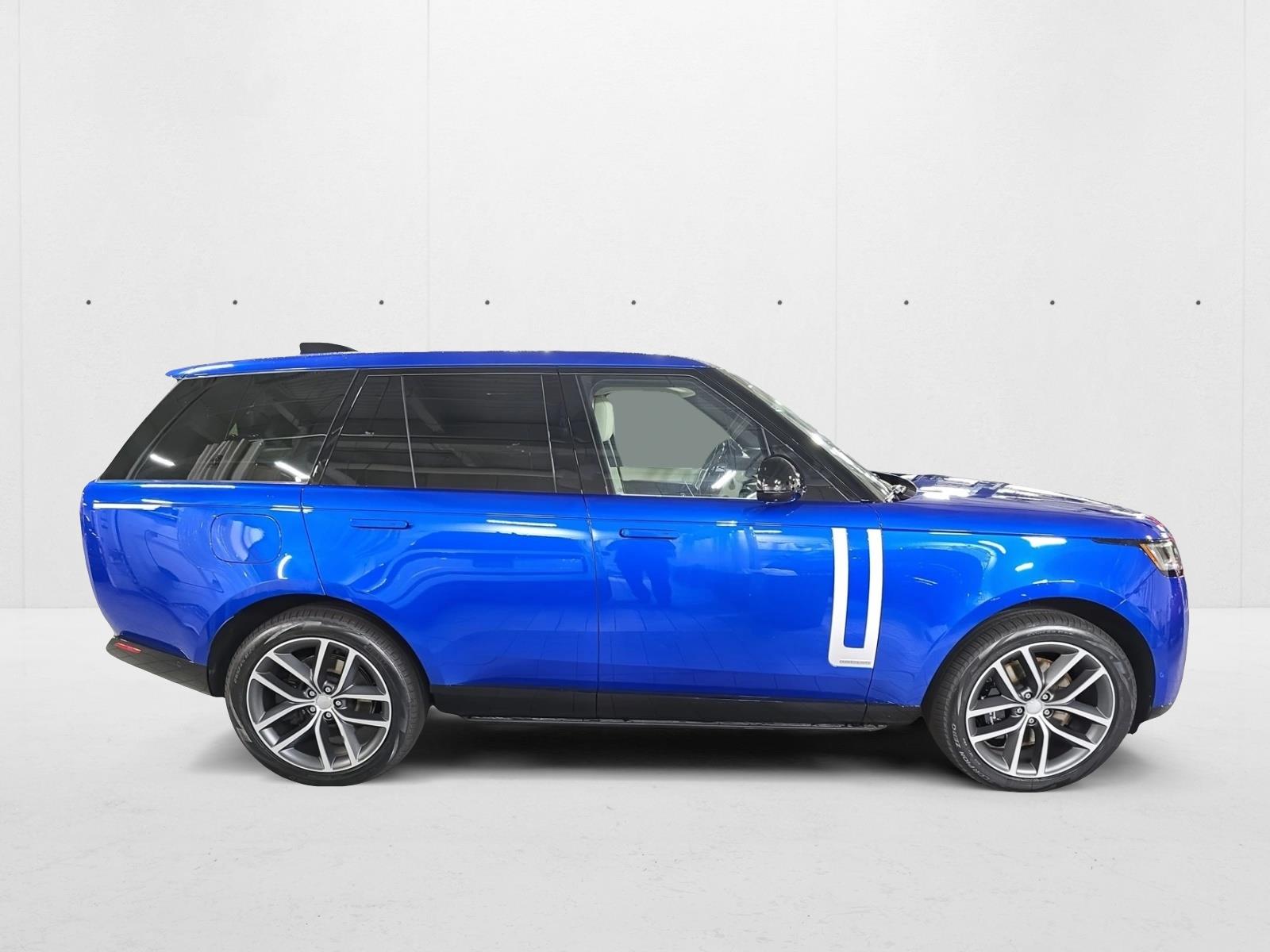 2025 Land Rover Range Rover Autobiography photo 4