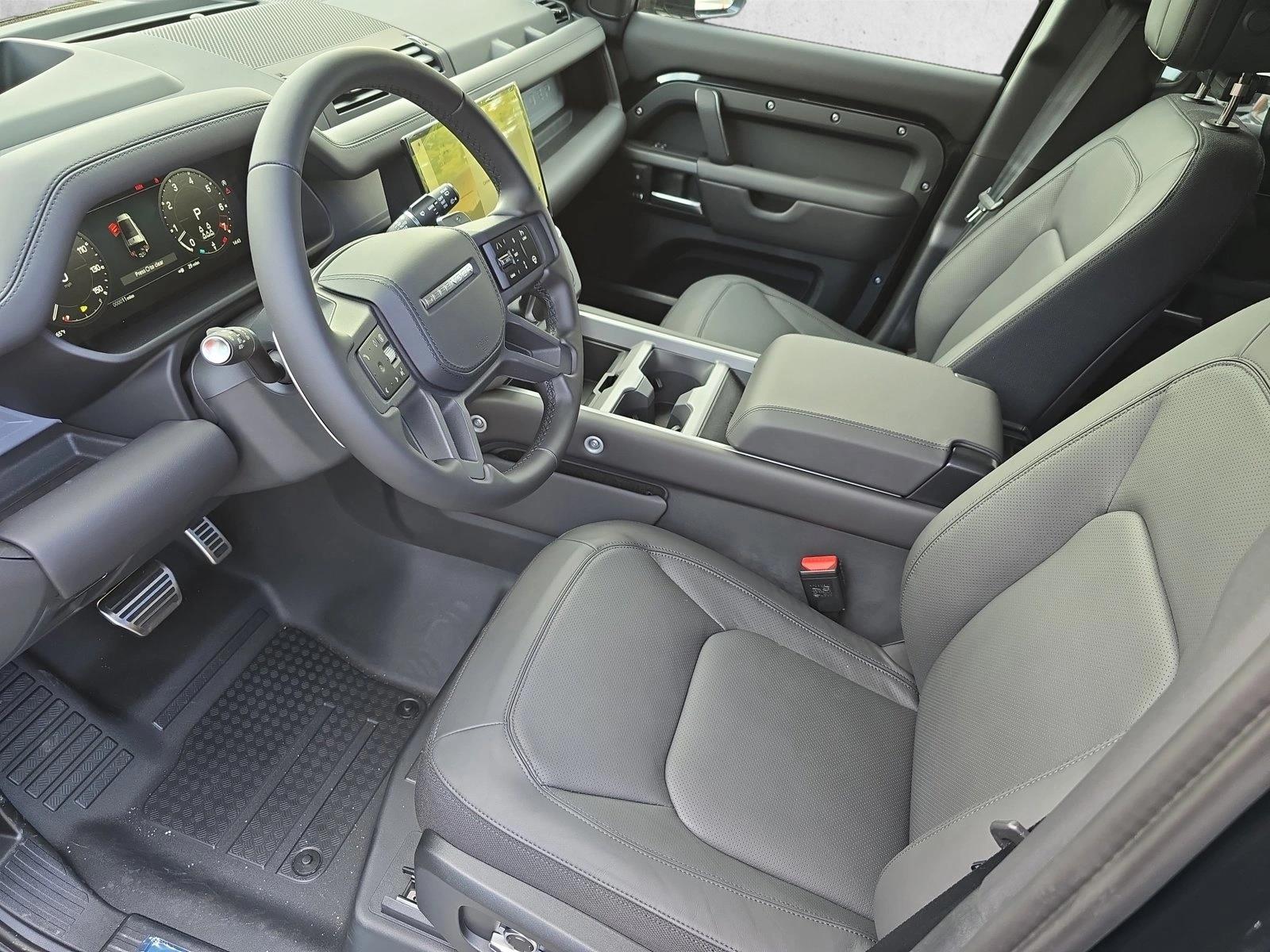 2026 Land Rover Defender V8 - Photo 14