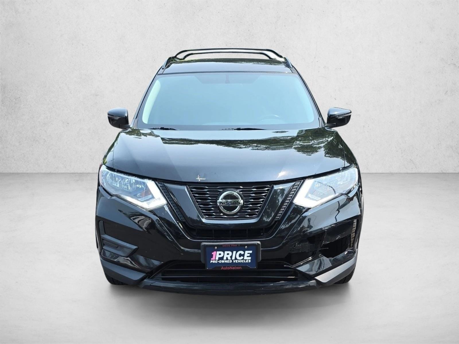 Used 2018 Nissan Rogue SV with VIN 5N1AT2MVXJC813368 for sale in New Rochelle, NY