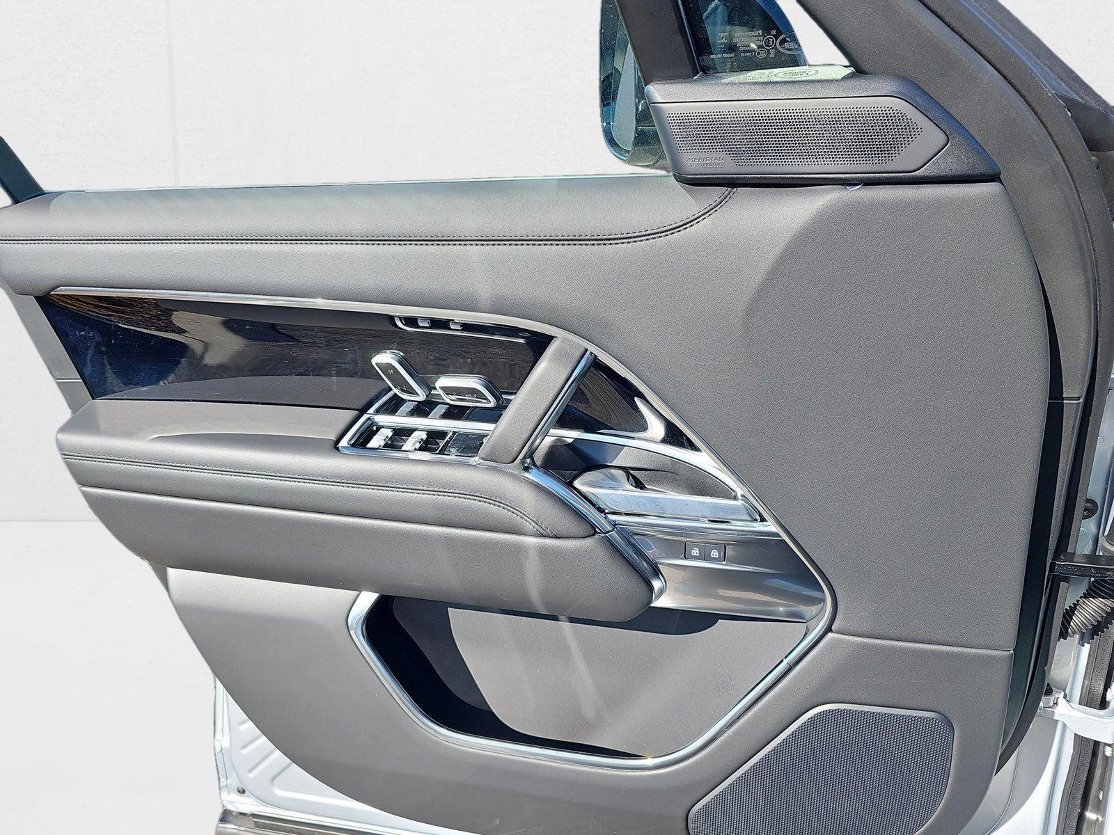 2025 Land Rover Range Rover SE - Photo 26