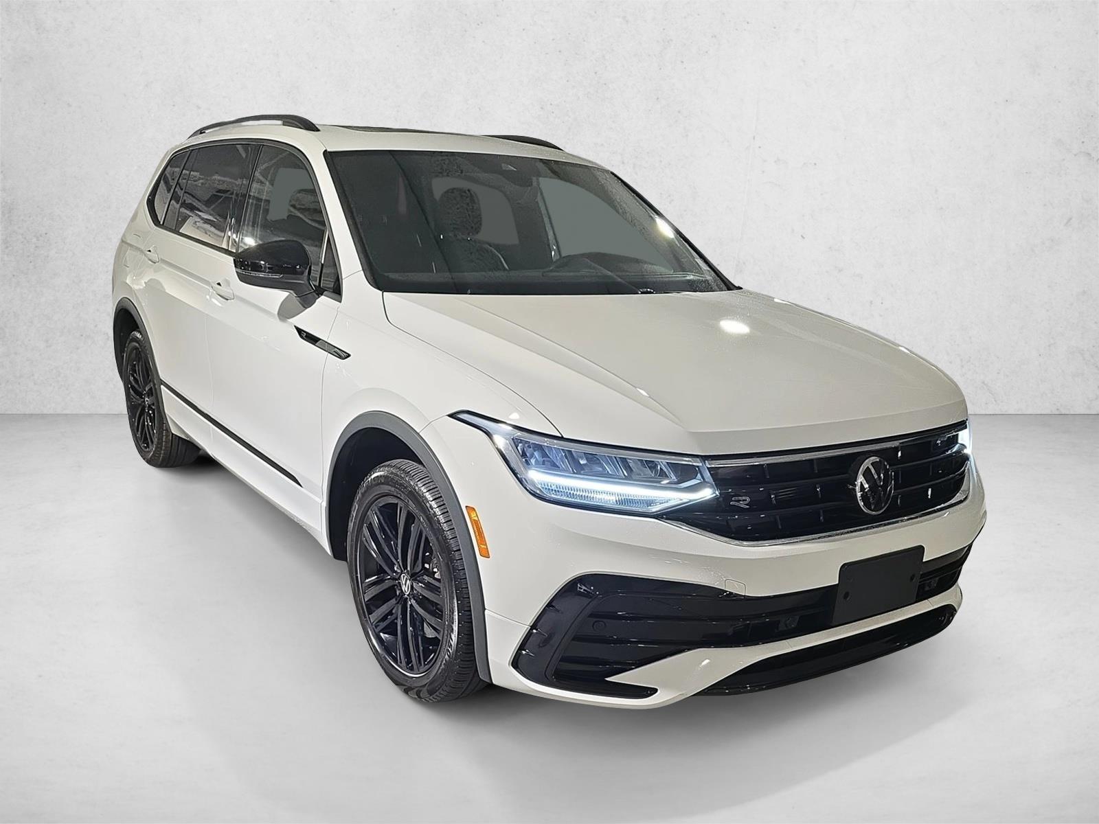 2022 Volkswagen Tiguan SE R-Line Black photo 3