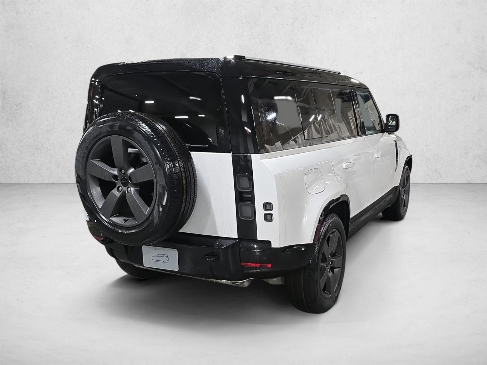 2026 Land Rover Defender X-Dynamic SE - Photo 5