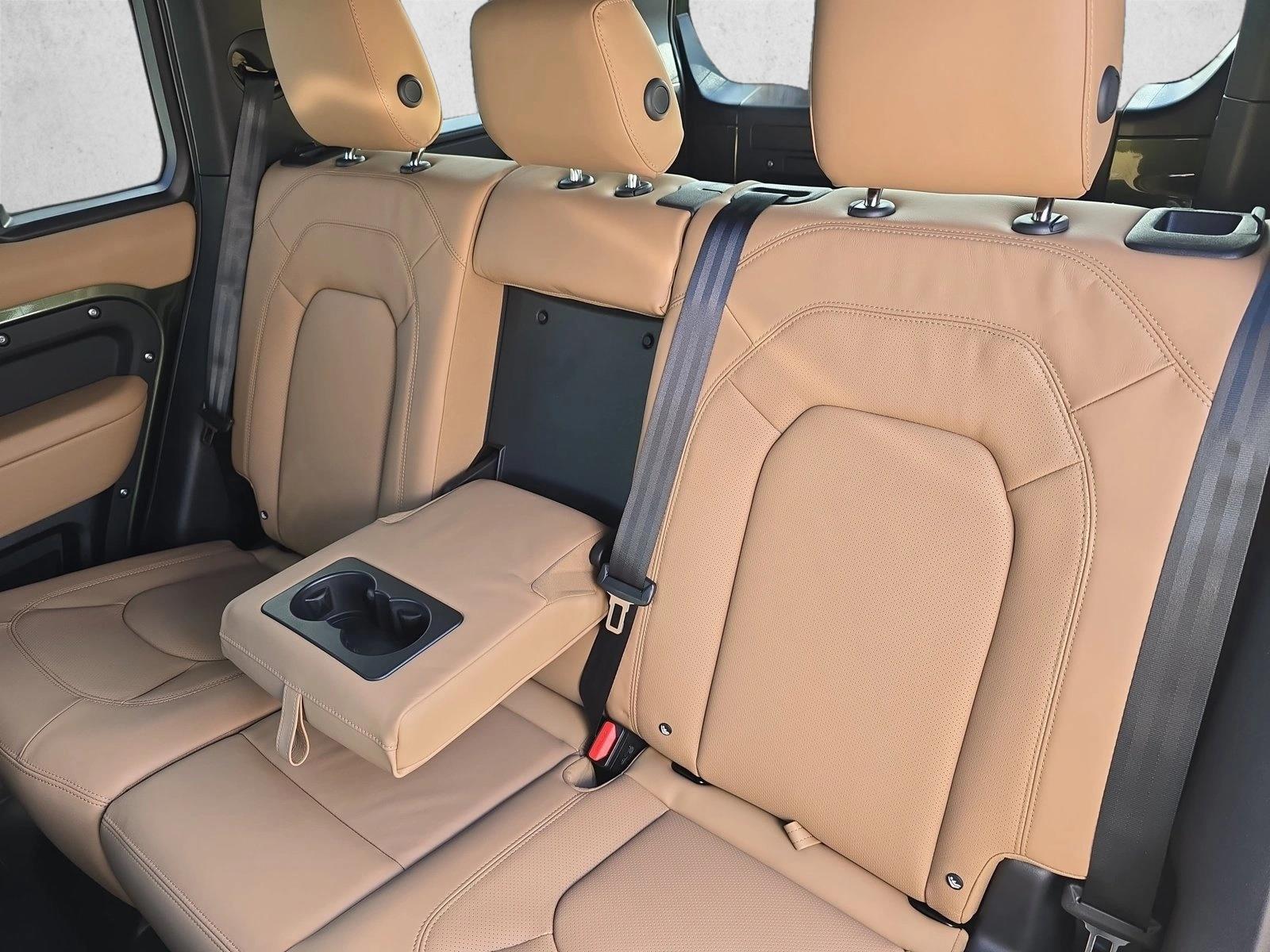 2026 Land Rover Defender X-Dynamic SE - Photo 13