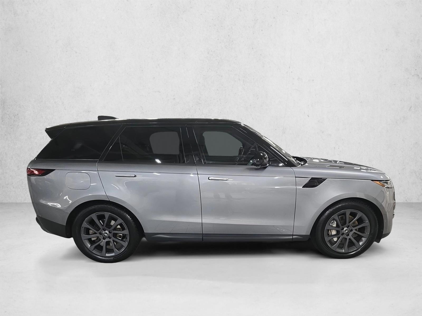 2023 Land Rover Range Rover Sport SE photo 4