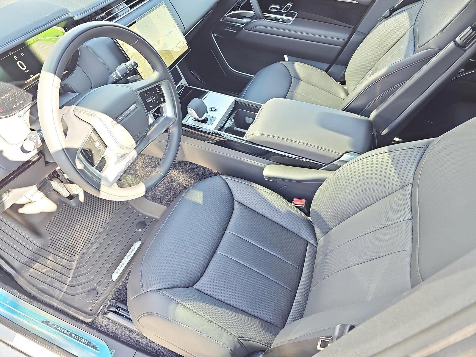 2025 Land Rover Range Rover SE - Photo 16
