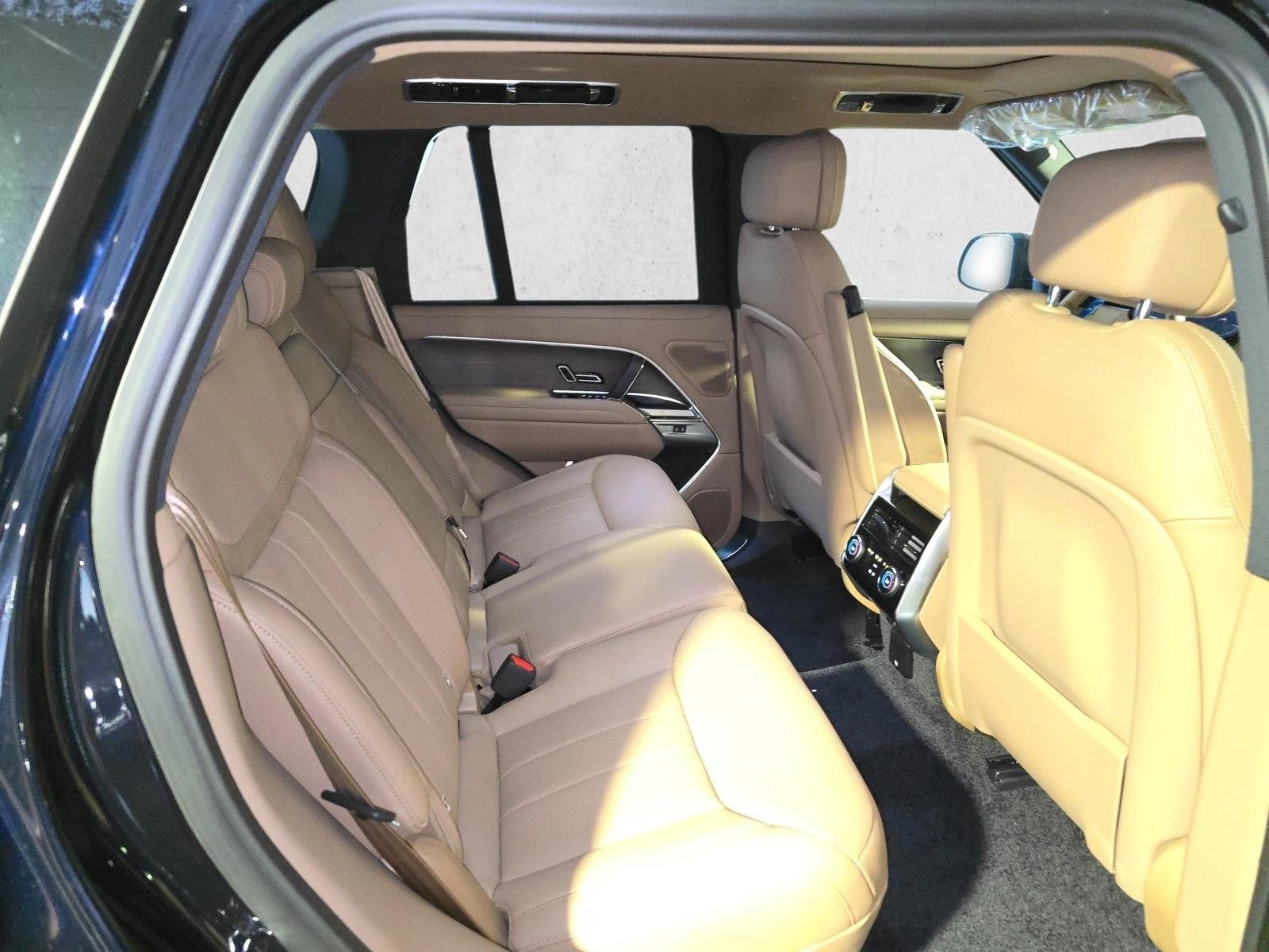 2026 Land Rover Range Rover SE - Photo 11
