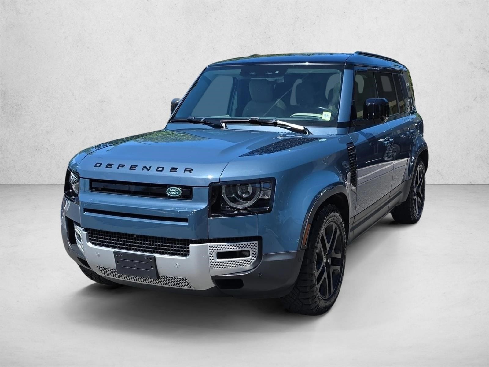 2020 Land Rover Defender HSE's photo