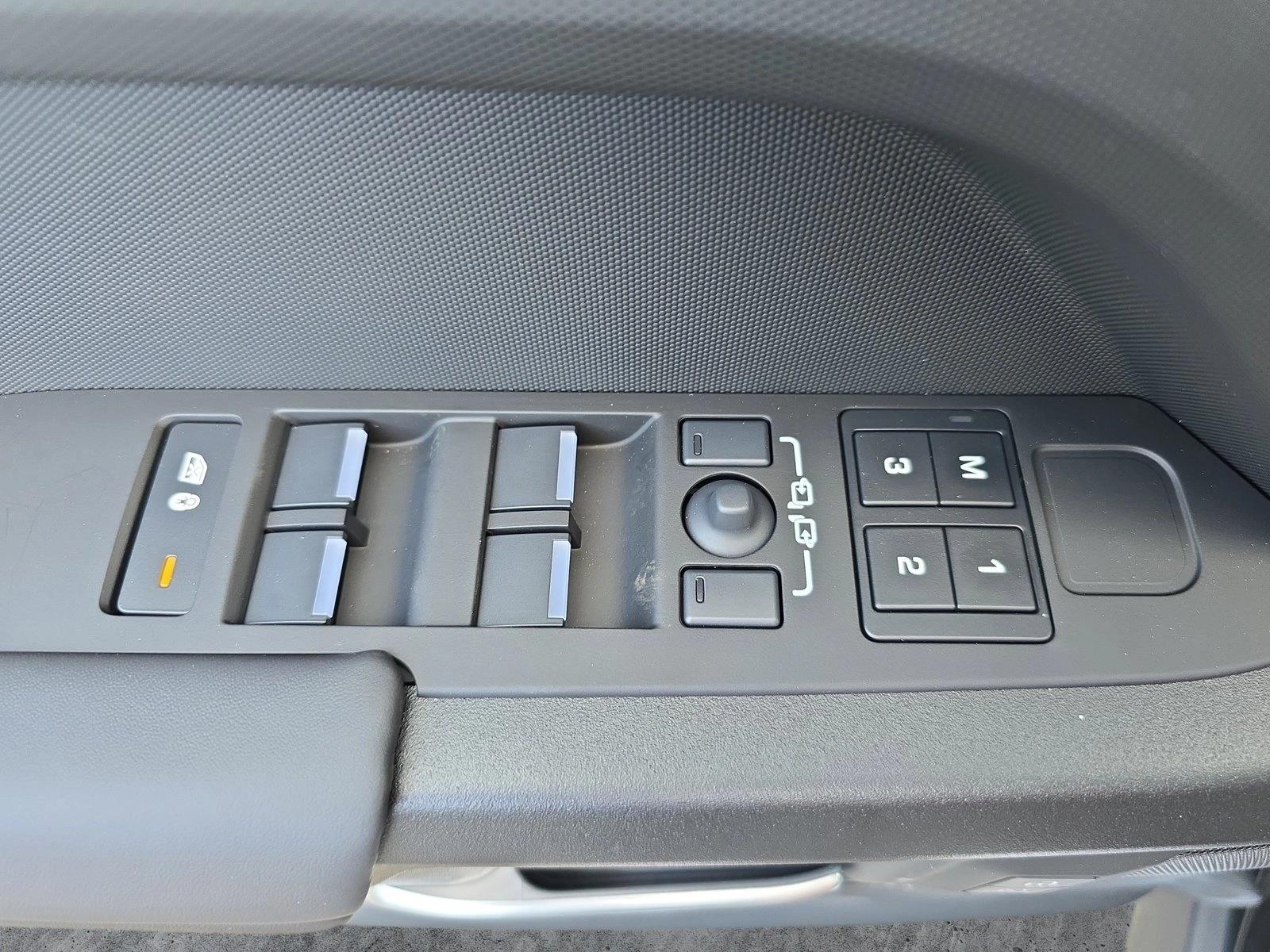 2026 Land Rover Defender V8 - Photo 26