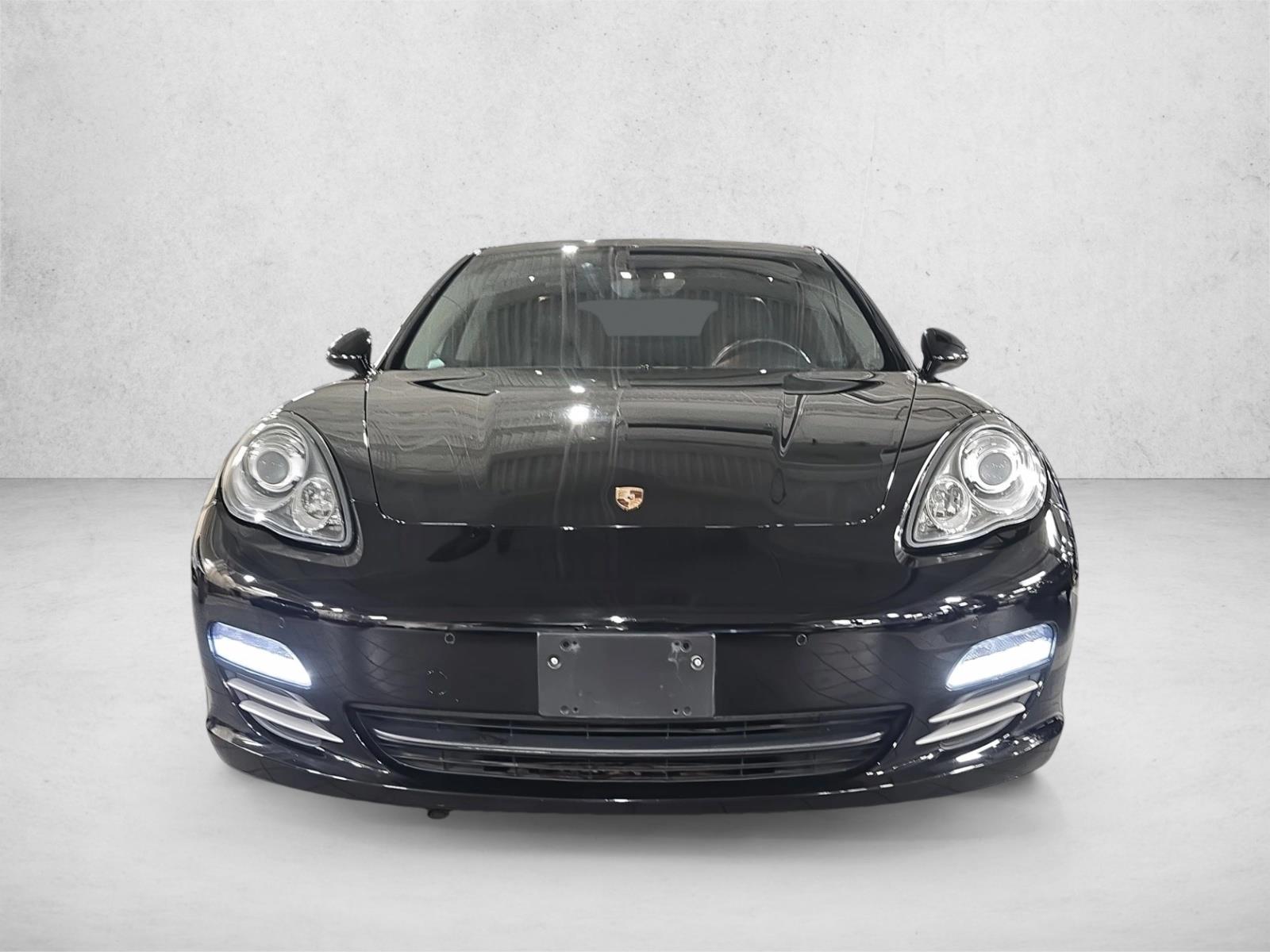 2011 Porsche Panamera 4 photo 2