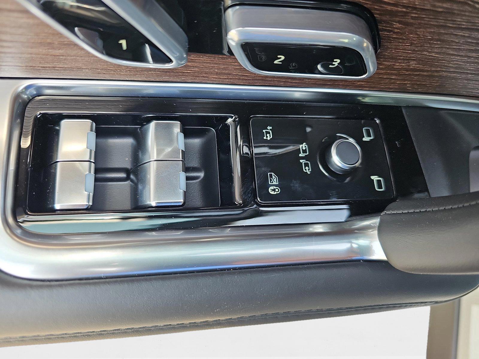 2025 Land Rover Range Rover SE - Photo 29