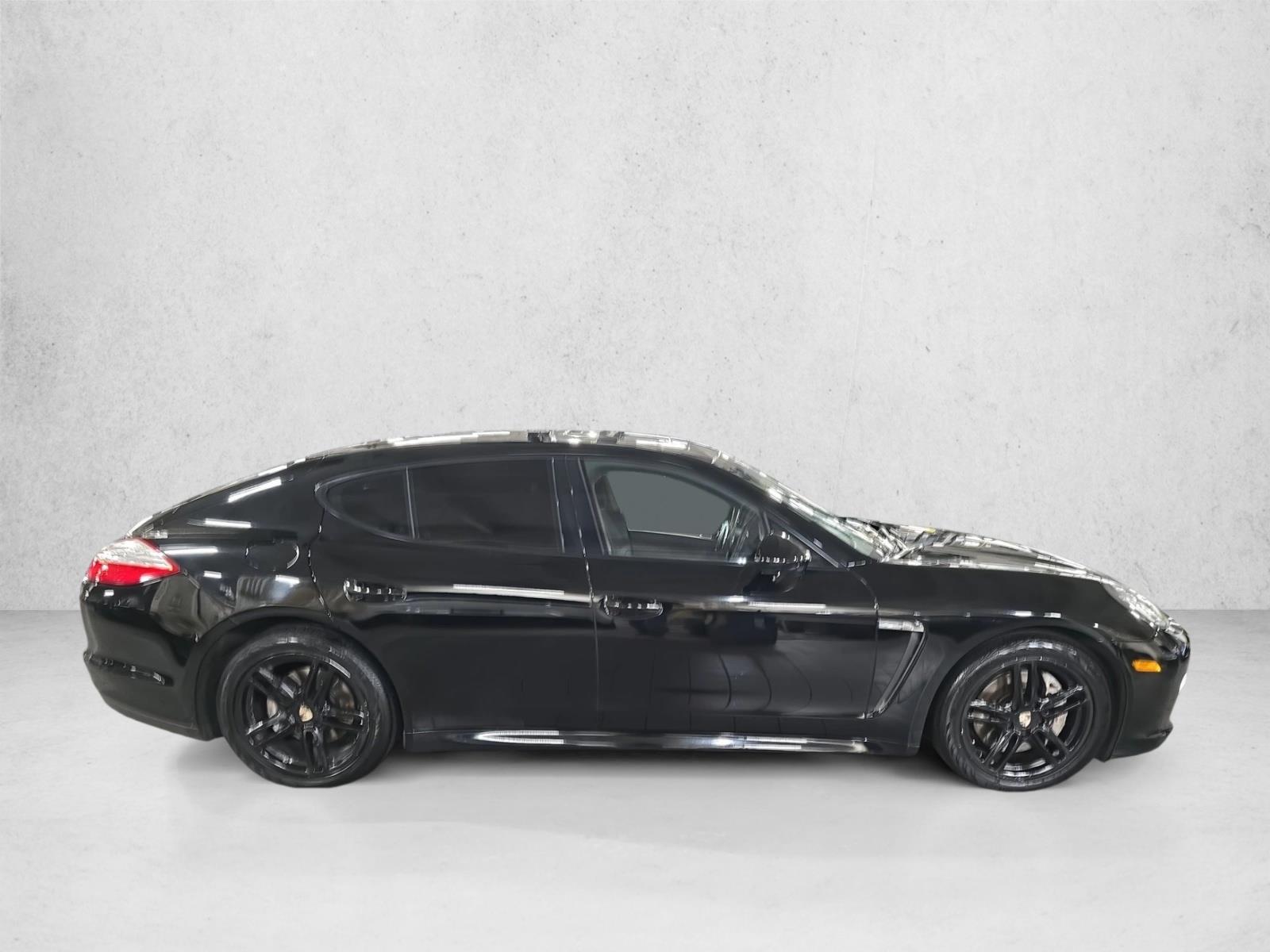 2011 Porsche Panamera 4 photo 4
