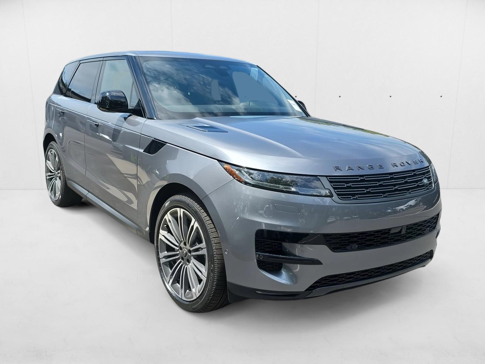 2025 Land Rover Range Rover Sport SE photo 3