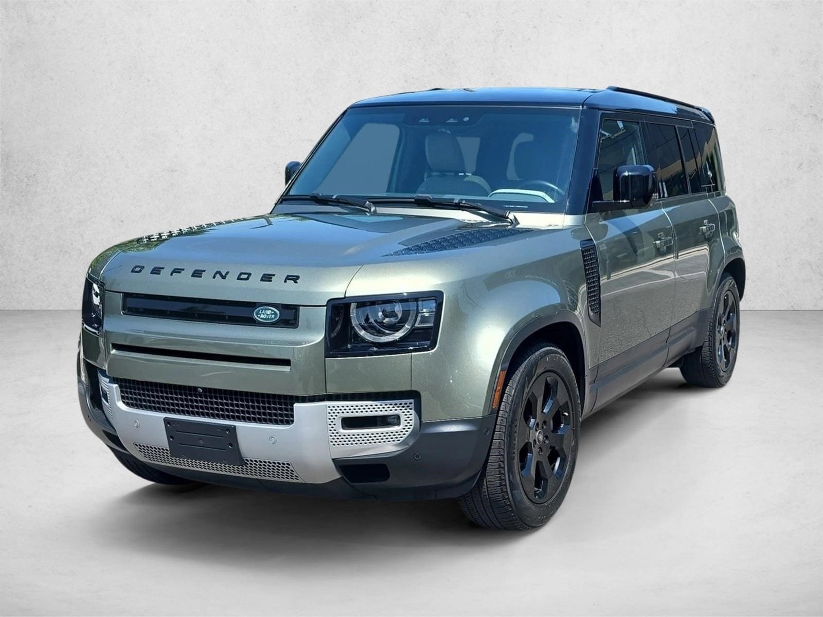2023 Land Rover Defender SE's photo