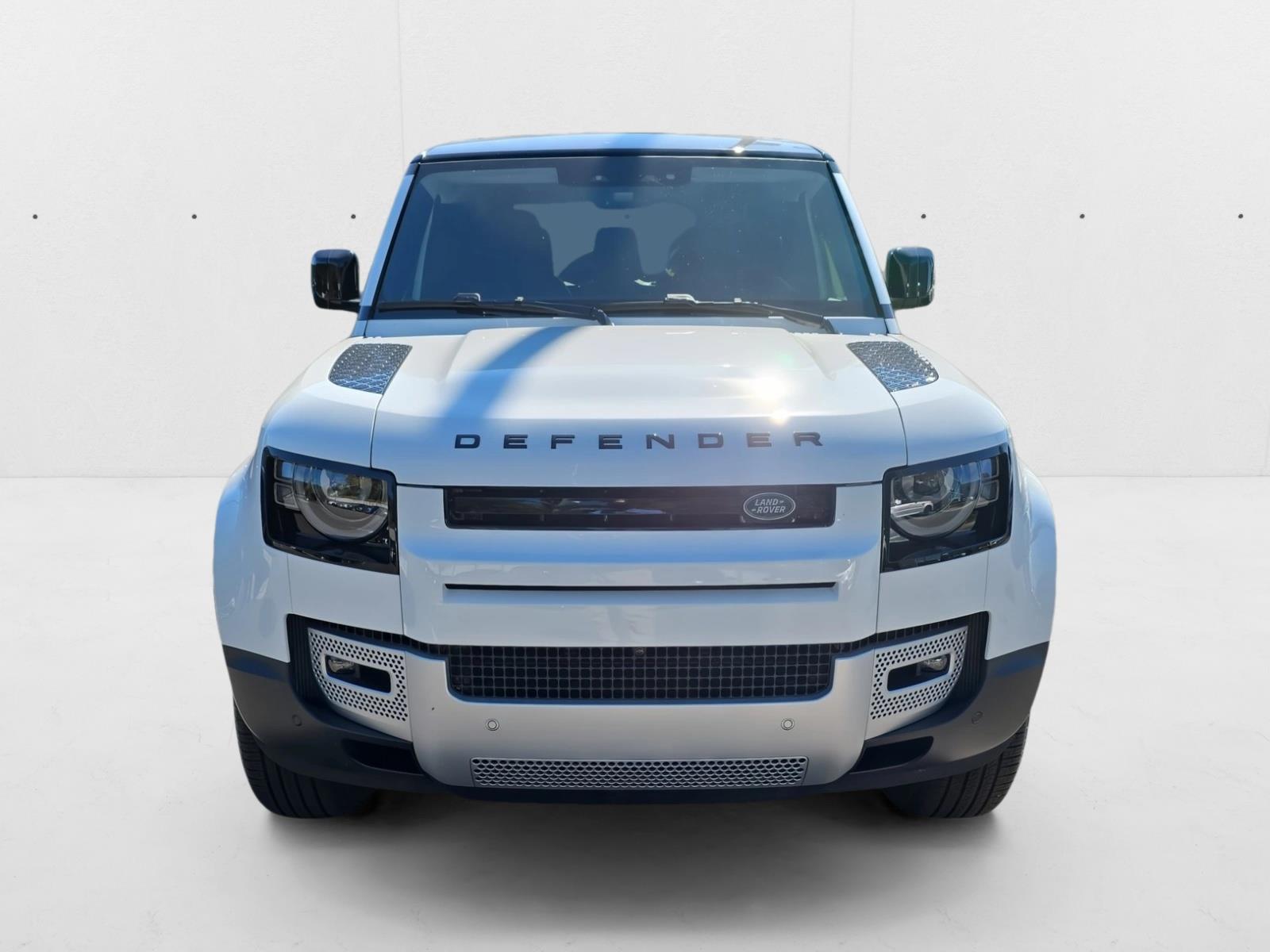 2025 Land Rover Defender 110 S photo 2