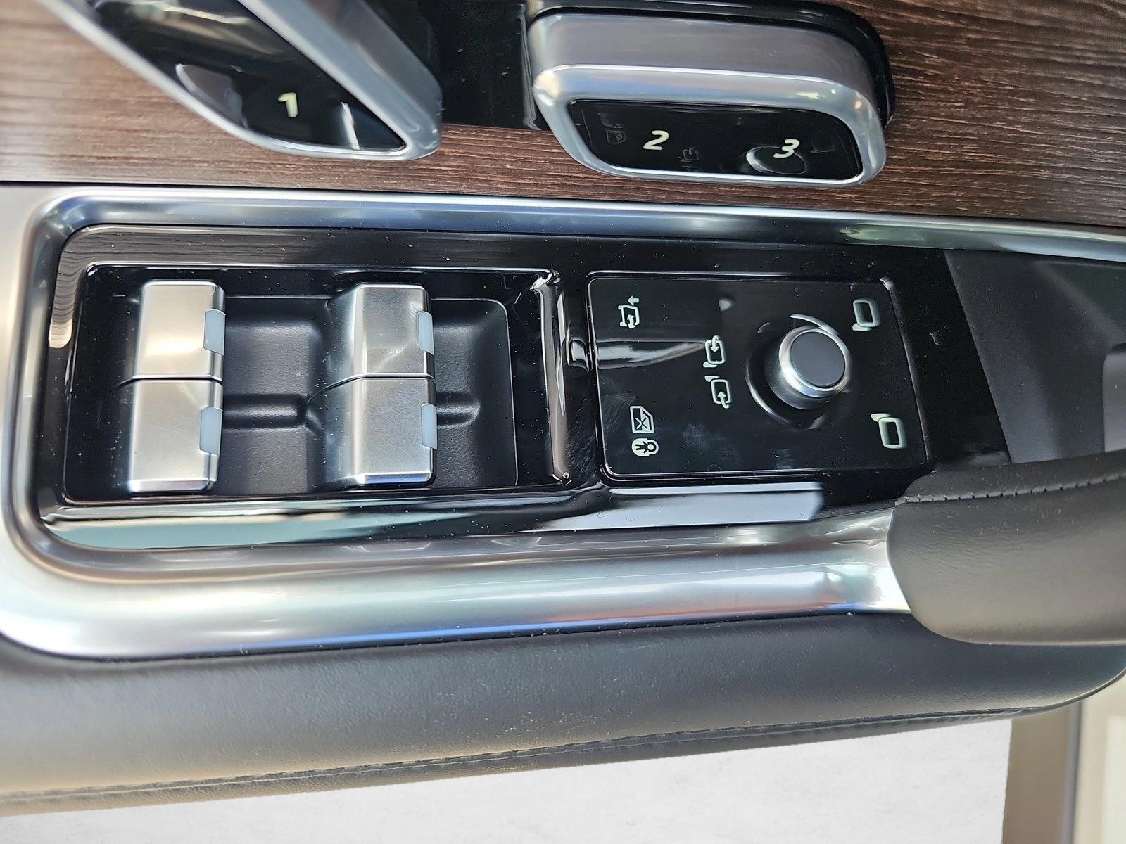 2025 Land Rover Range Rover SE - Photo 29