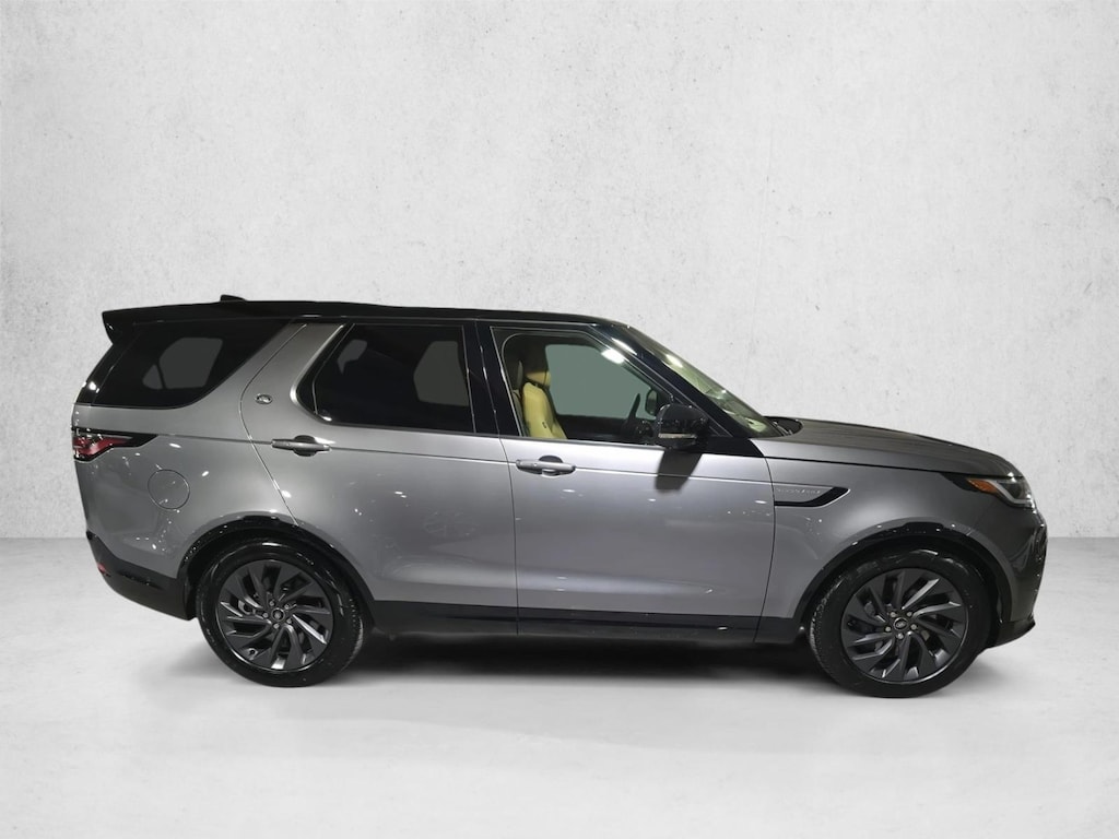 Used 2024 Land Rover Discovery Dynamic SE Sport Utility