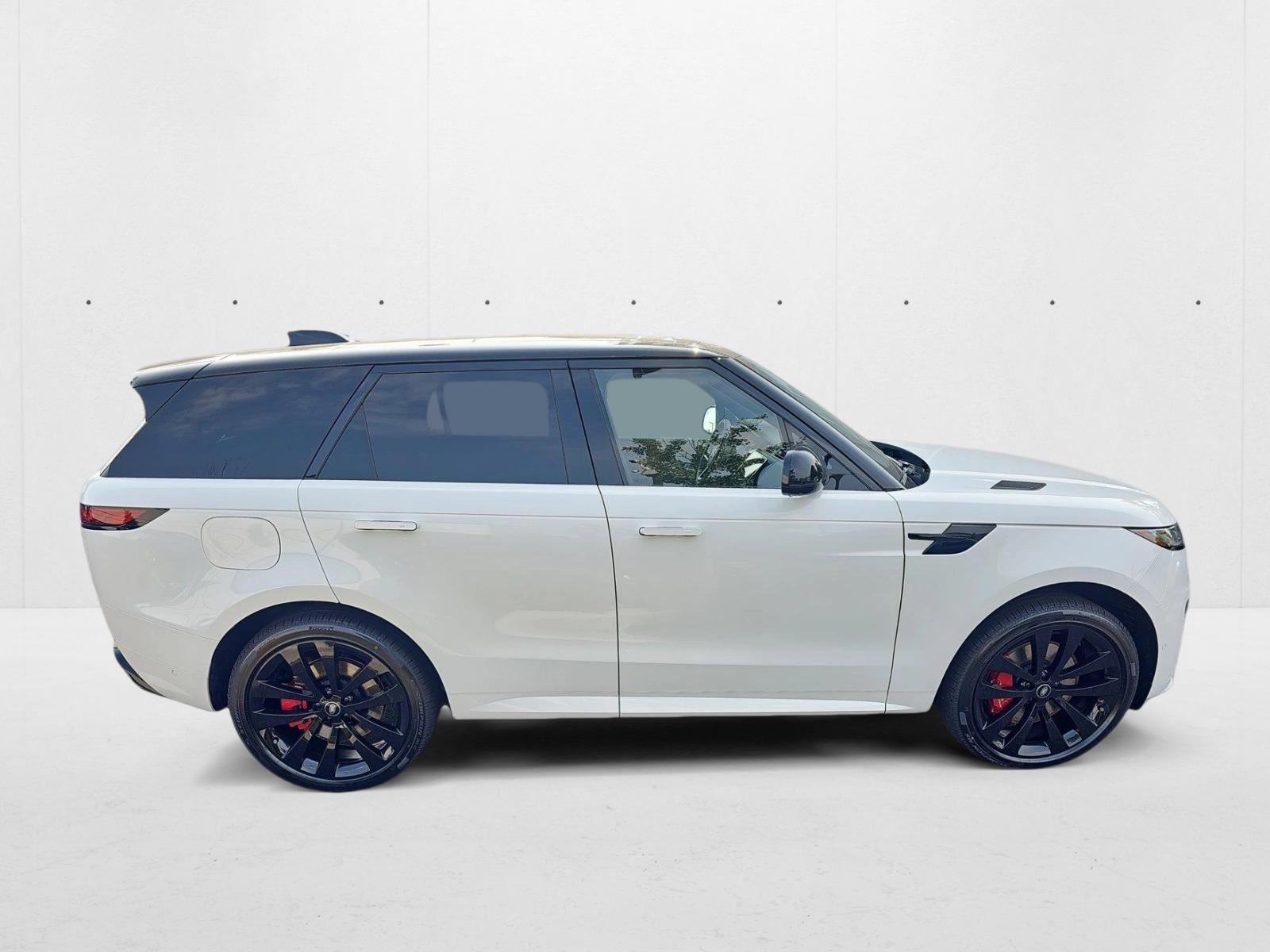 2025 Land Rover Range Rover Sport SE photo 4