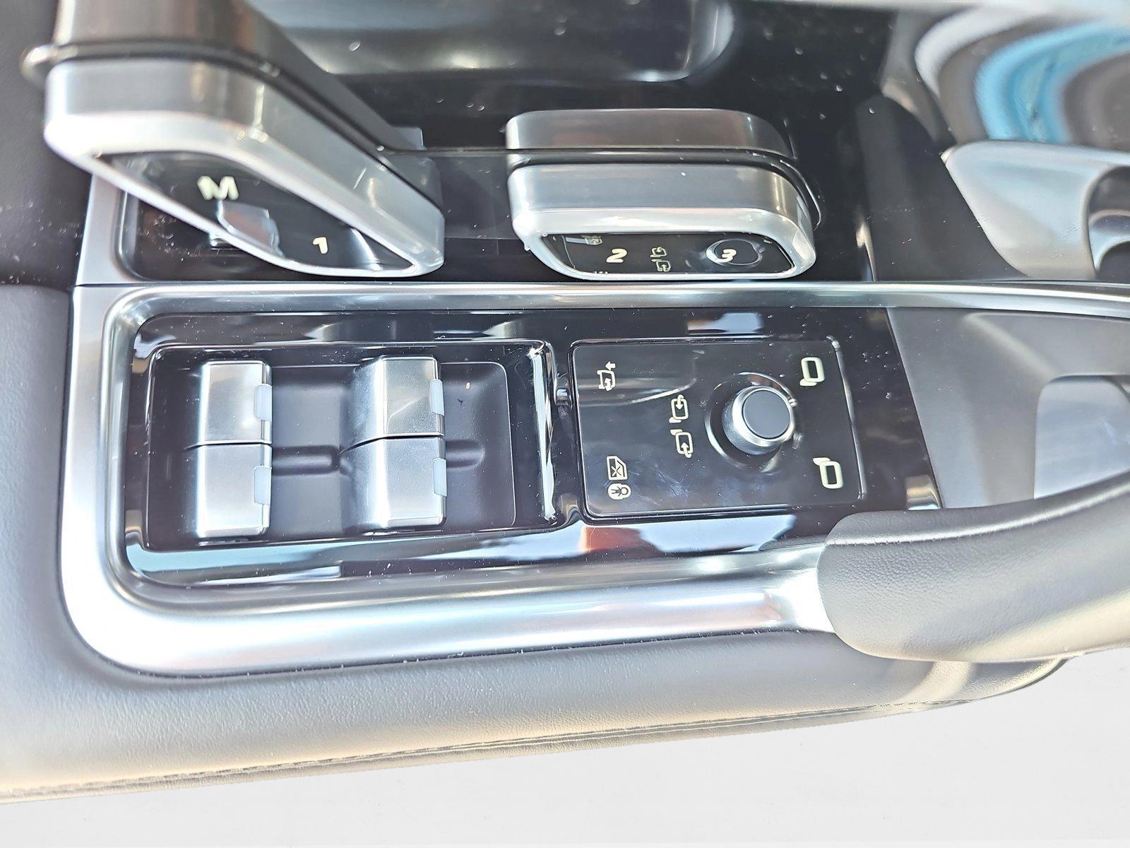 2025 Land Rover Range Rover SE - Photo 28