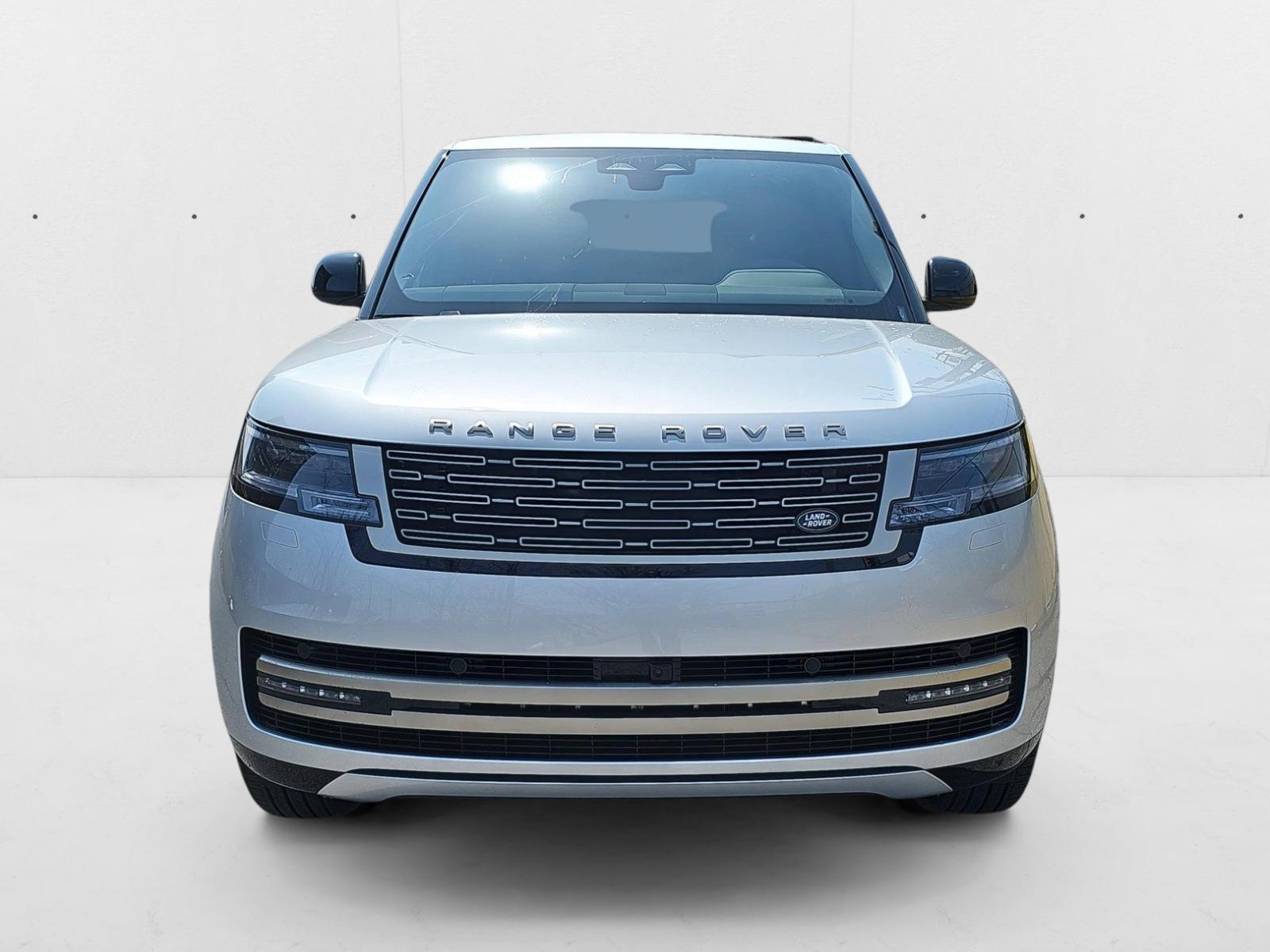 2025 Land Rover Range Rover SE photo 2