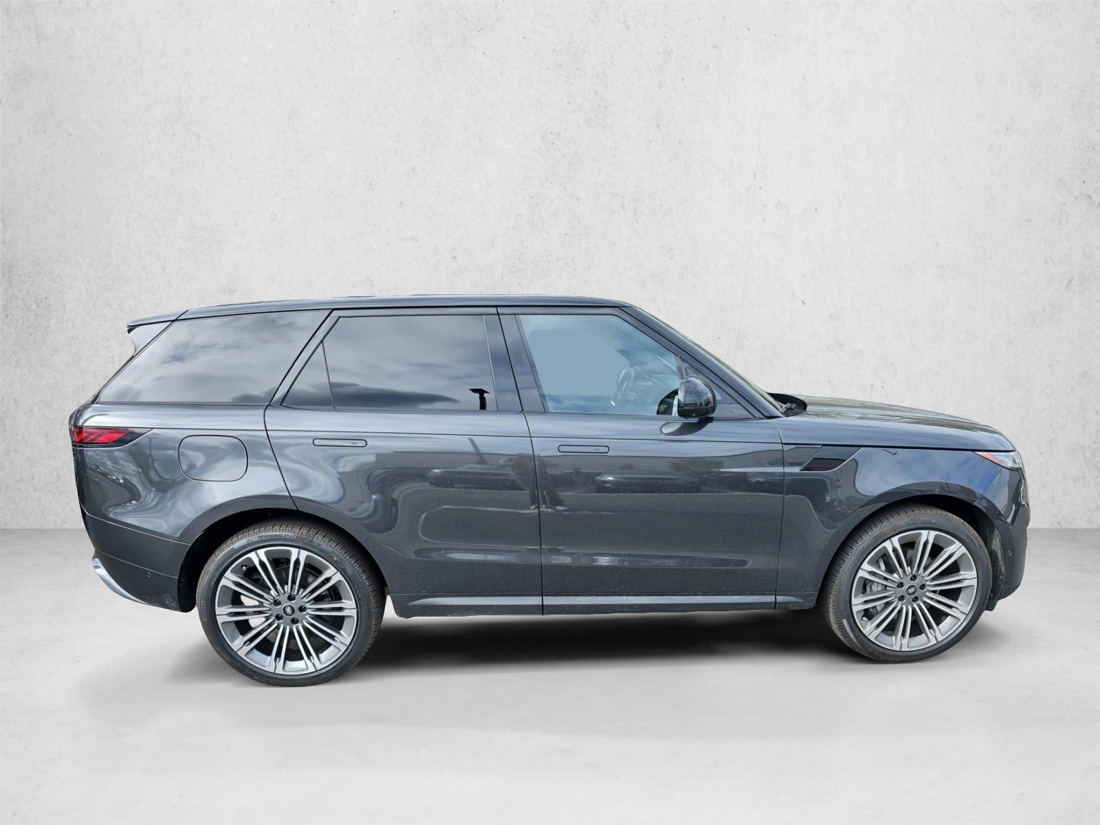 2025 Land Rover Range Rover Sport SE photo 3