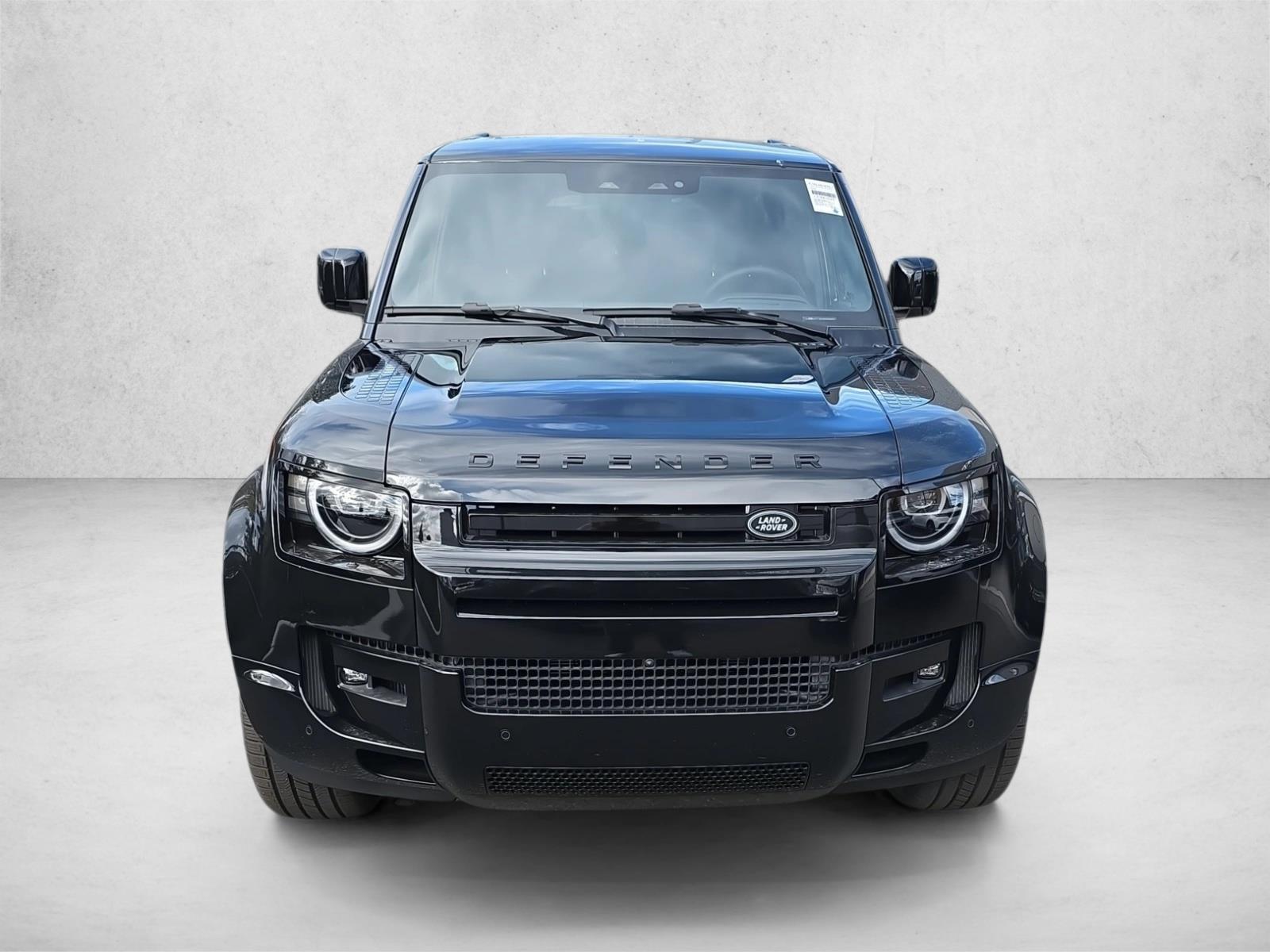 2026 Land Rover Defender V8 photo 2