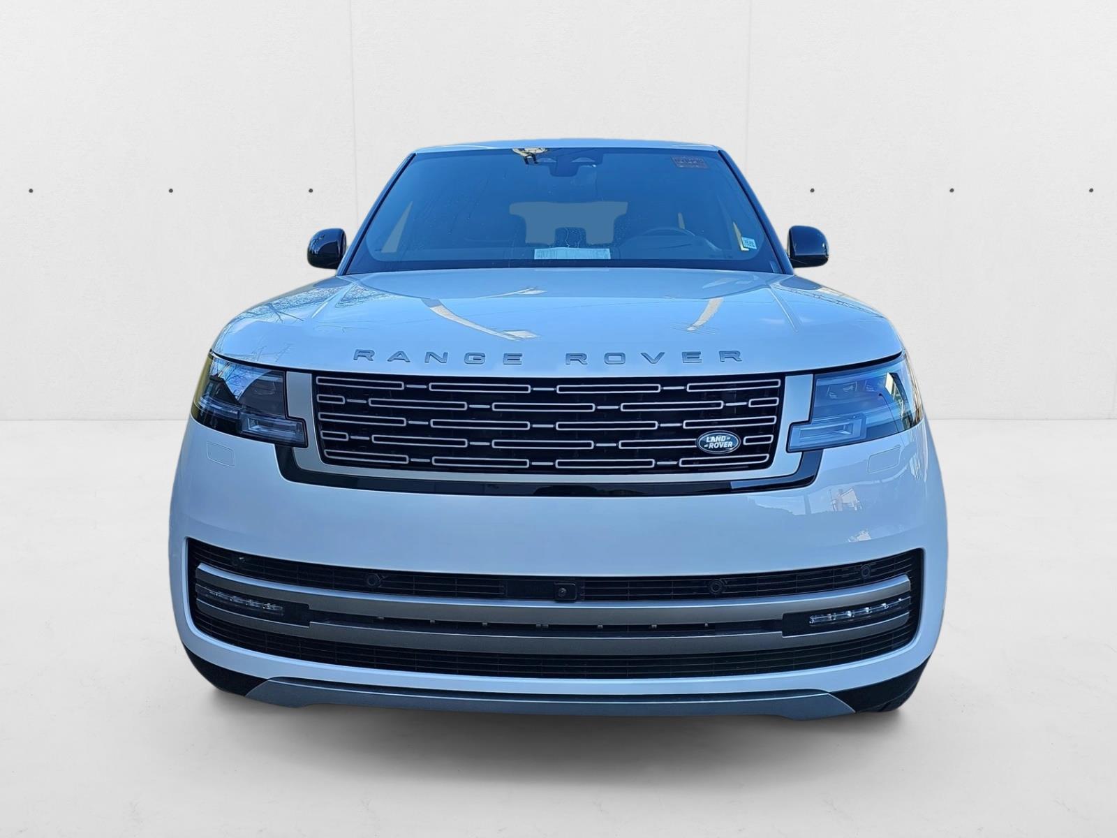 2025 Land Rover Range Rover SE photo 2