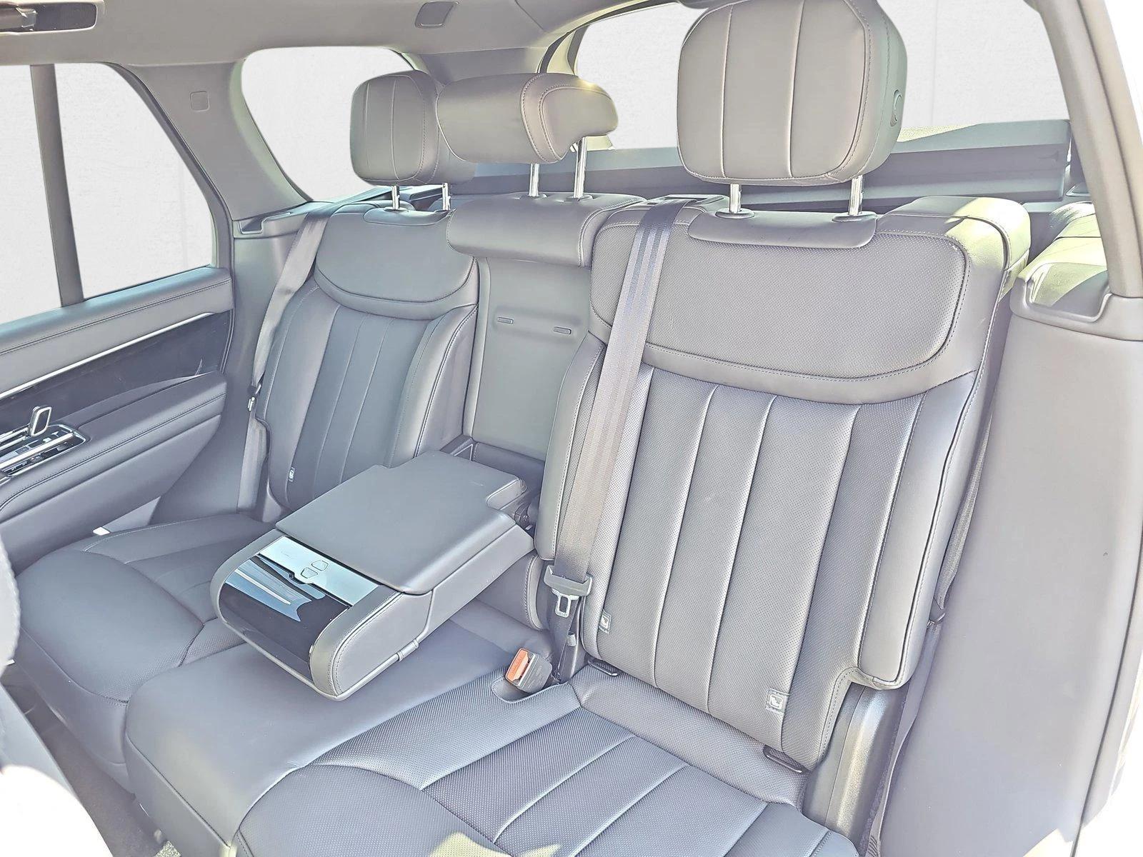 2025 Land Rover Range Rover SE - Photo 14