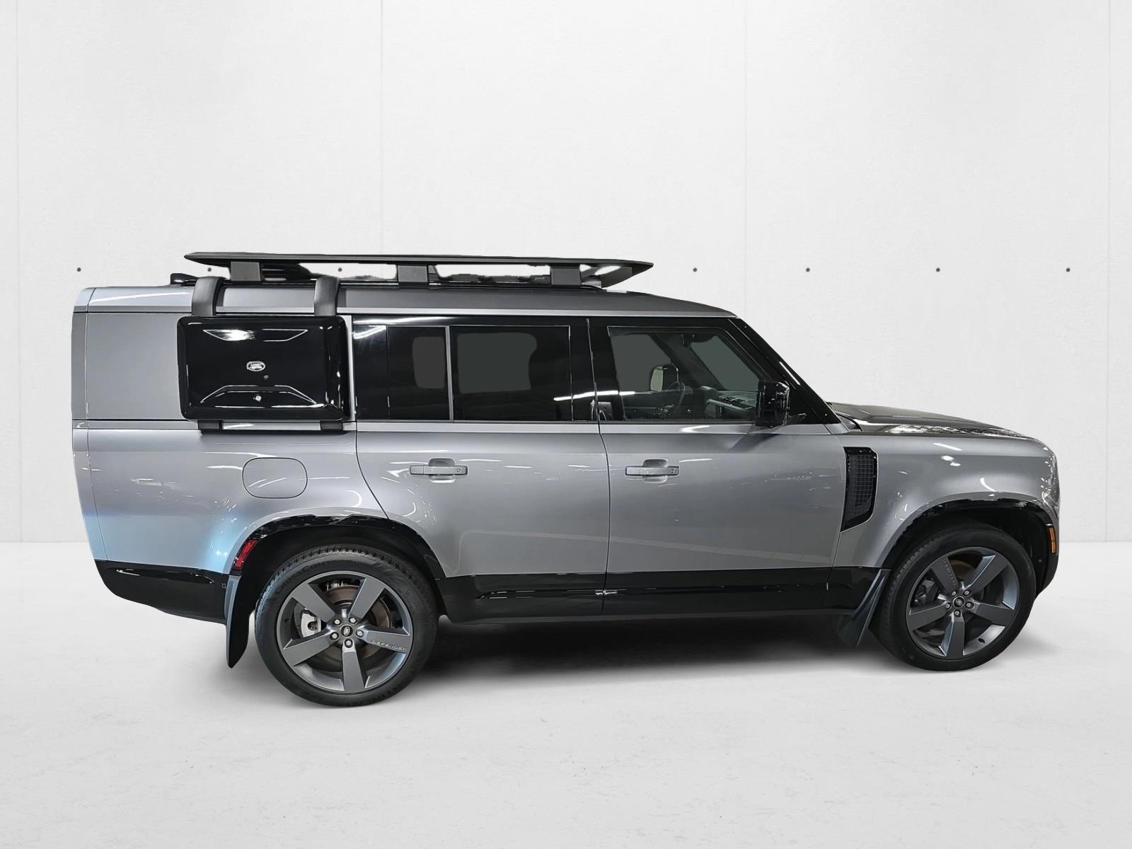 2024 Land Rover Defender Outbound photo 4