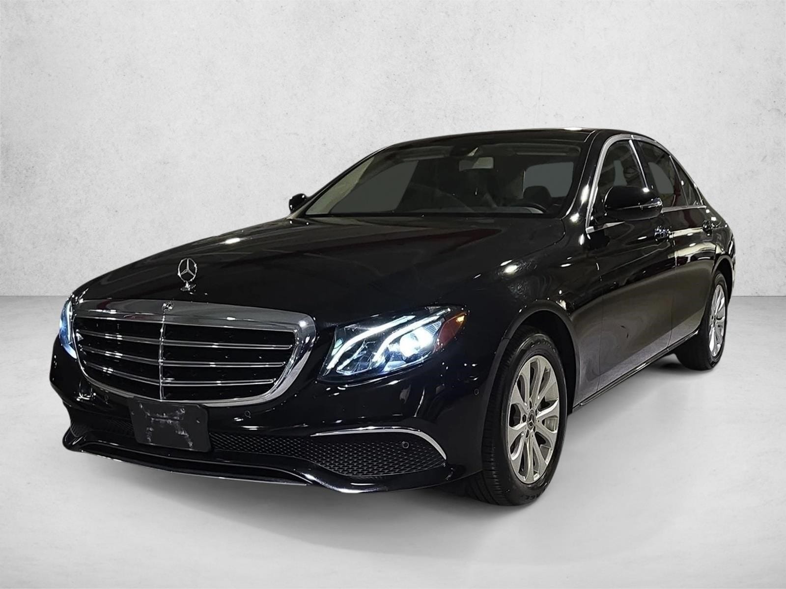 2018 Mercedes-Benz E-Class E300 4MATIC's photo