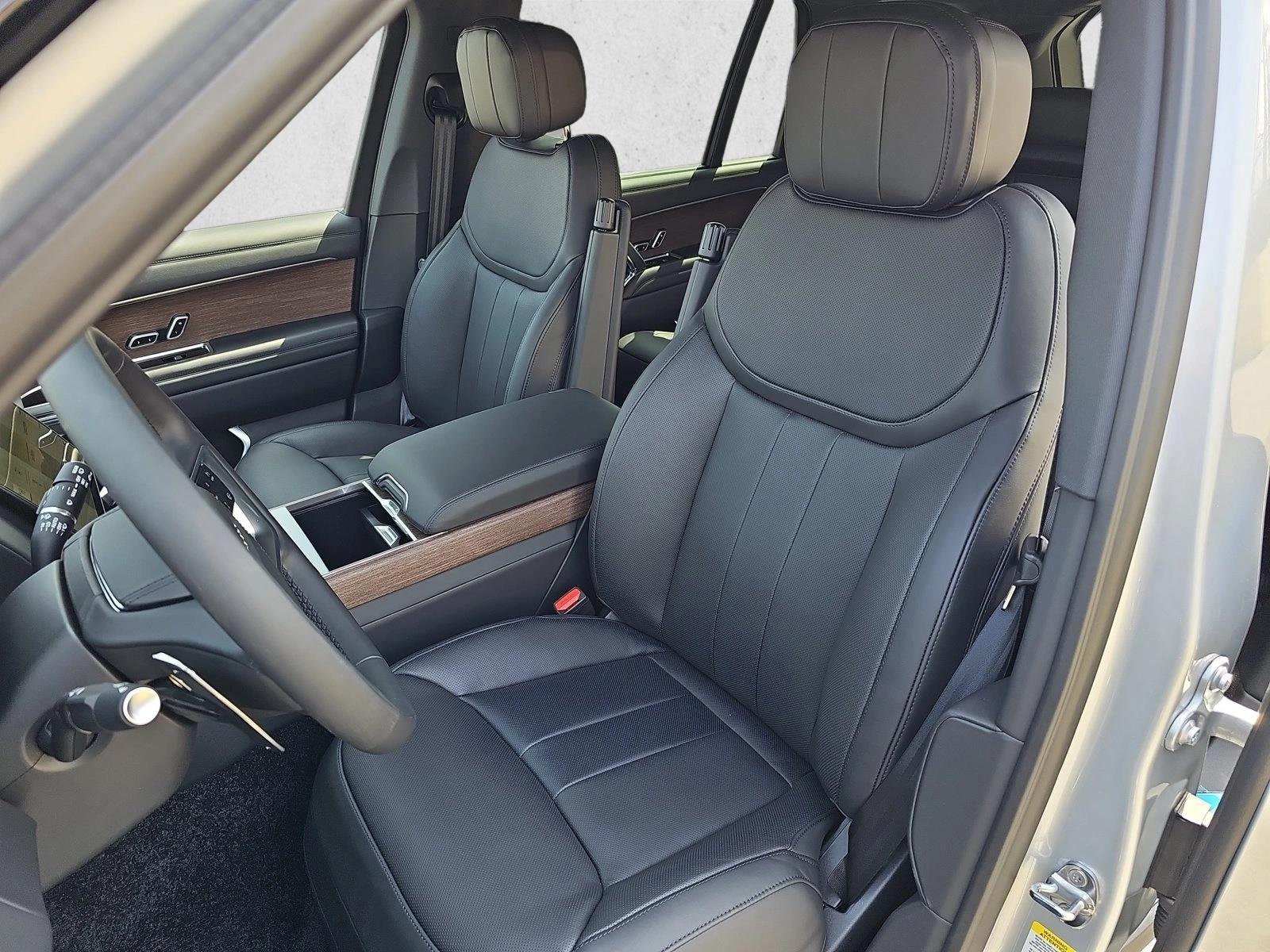 2025 Land Rover Range Rover SE - Photo 16