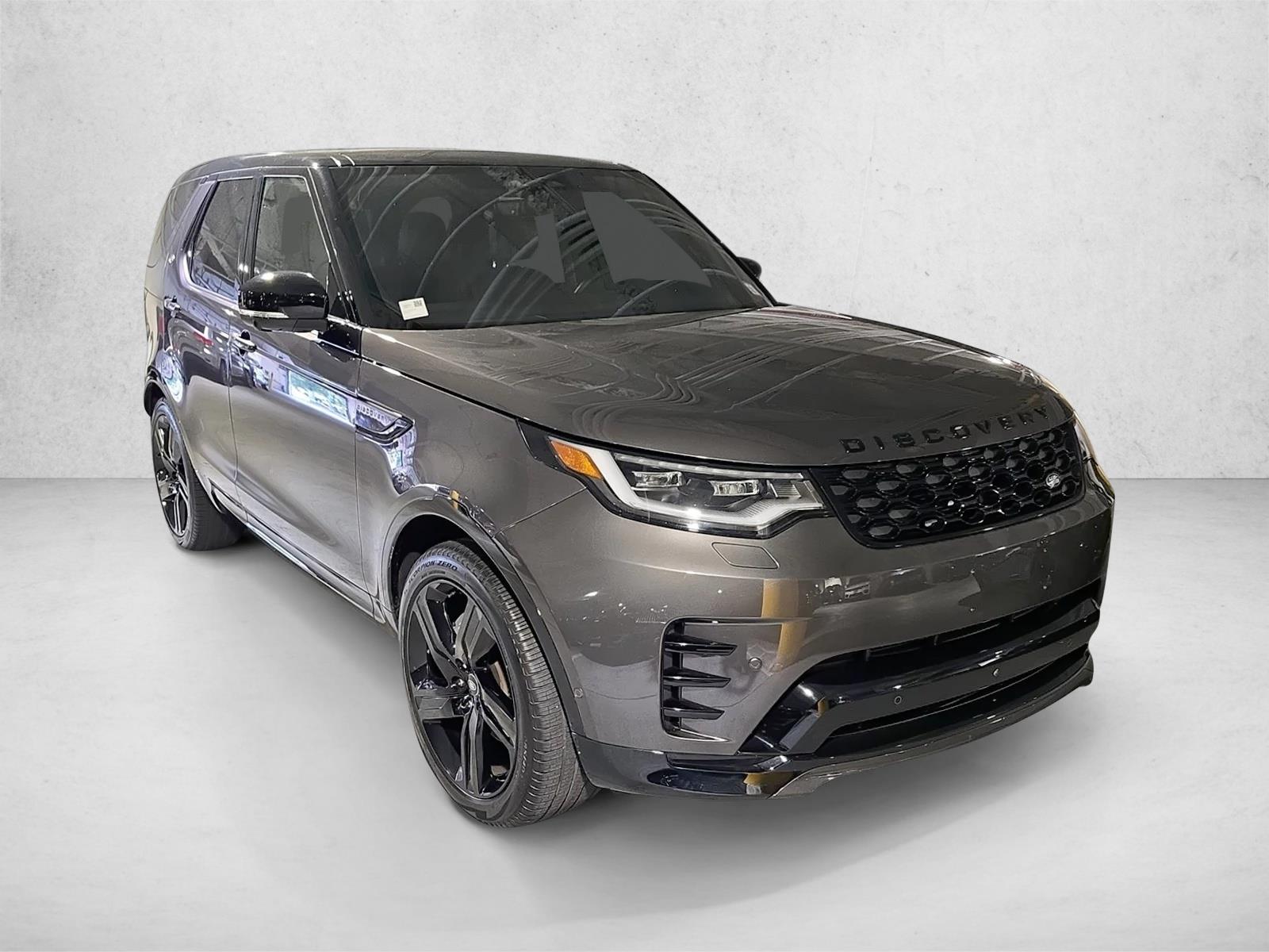 2024 Land Rover Discovery SE photo 3