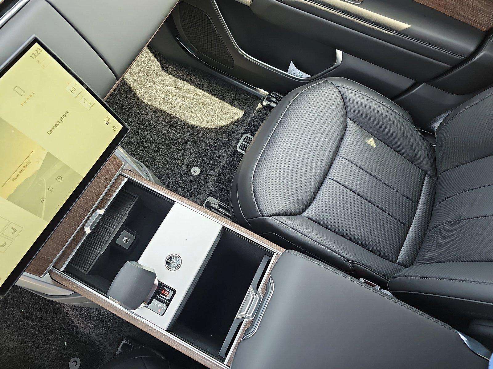 2025 Land Rover Range Rover SE - Photo 24