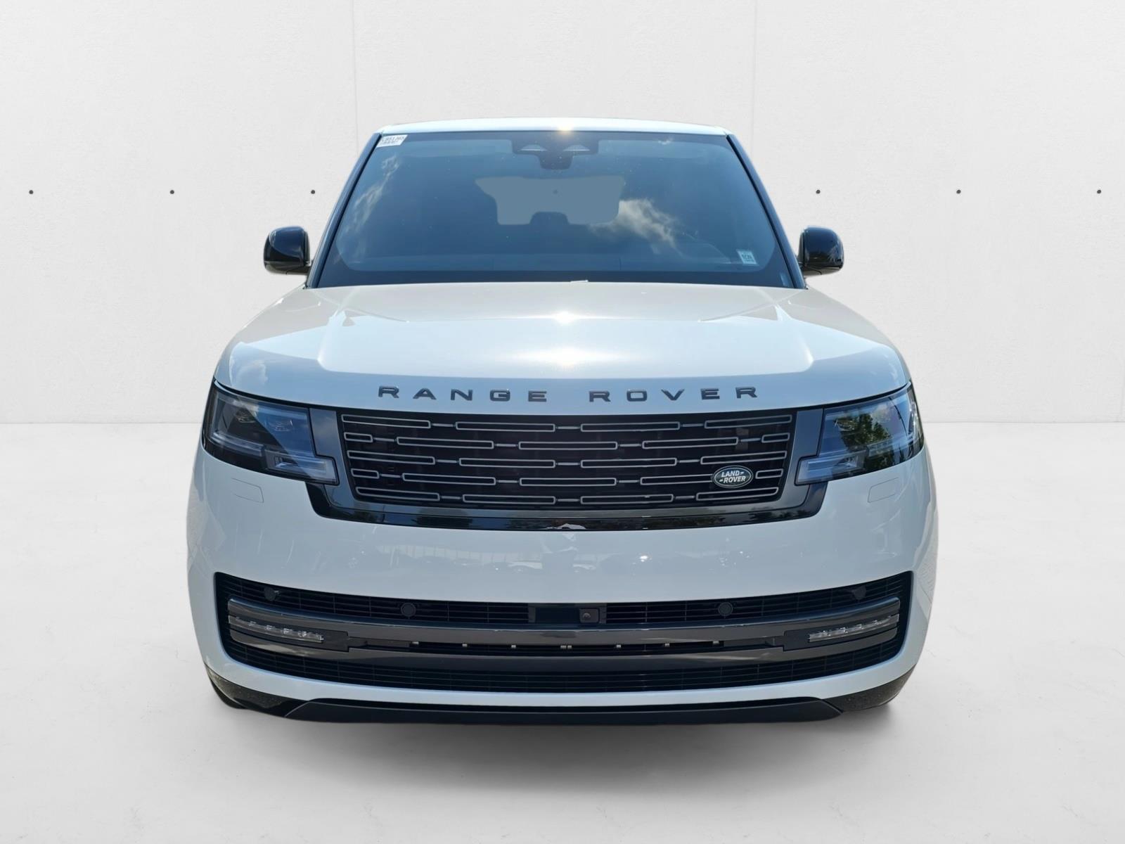 2025 Land Rover Range Rover SE photo 2
