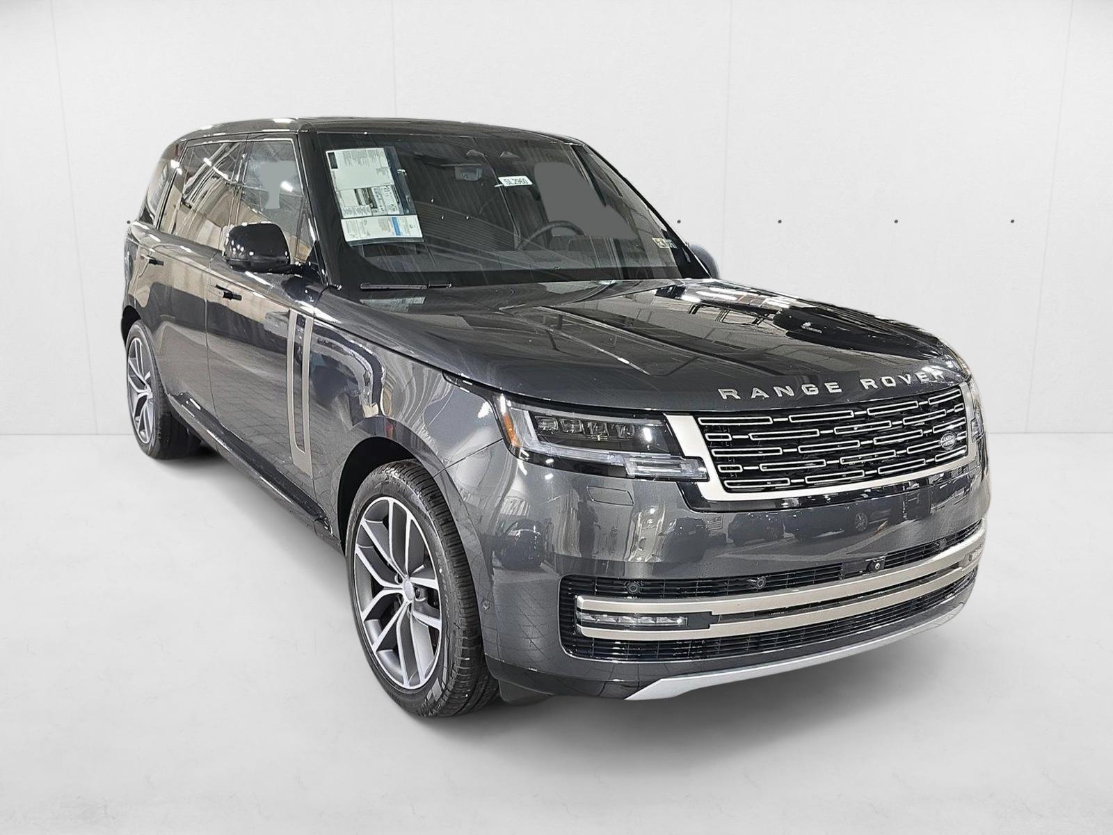 2025 Land Rover Range Rover SE photo 3