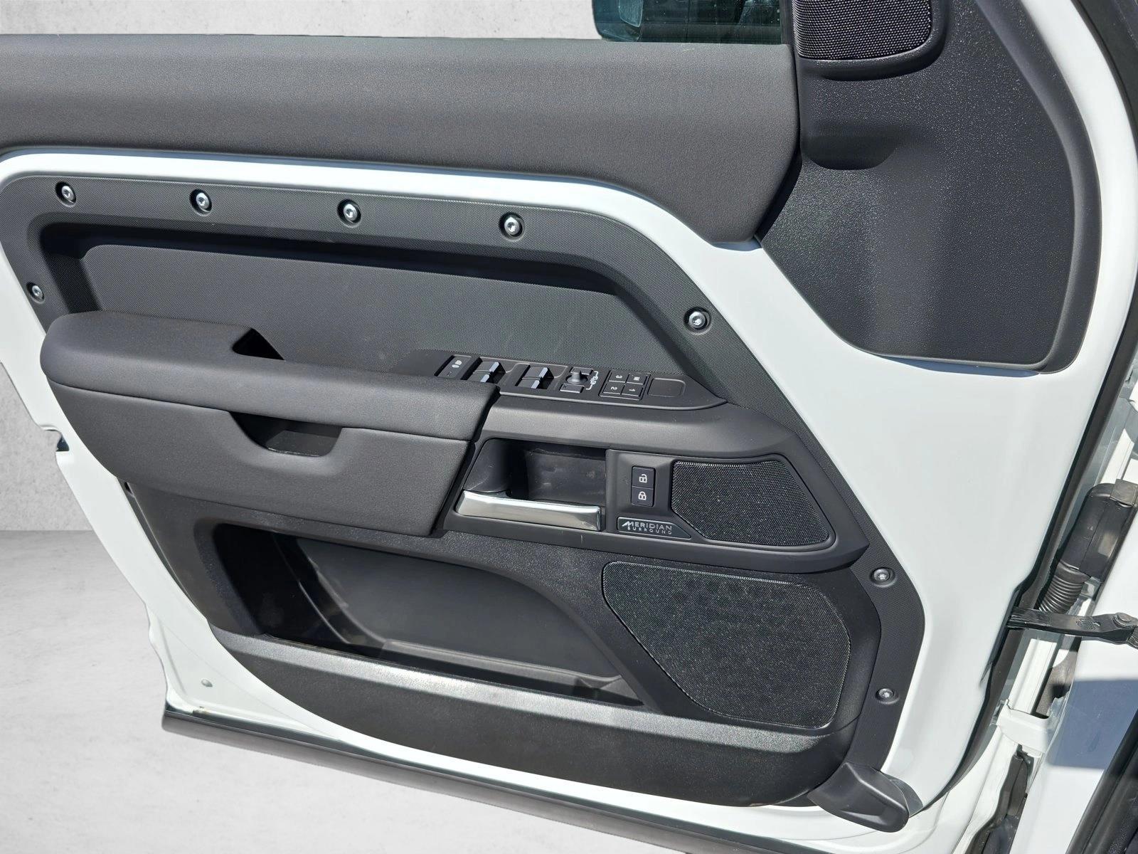 2026 Land Rover Defender X-Dynamic SE - Photo 26