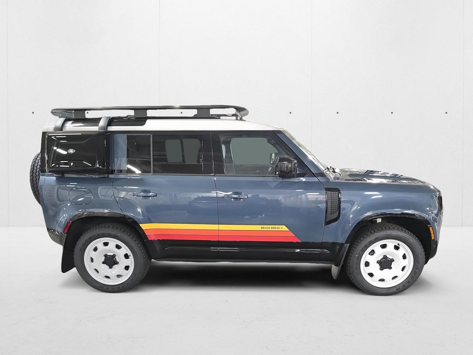2025 Land Rover Defender 110 S photo 2