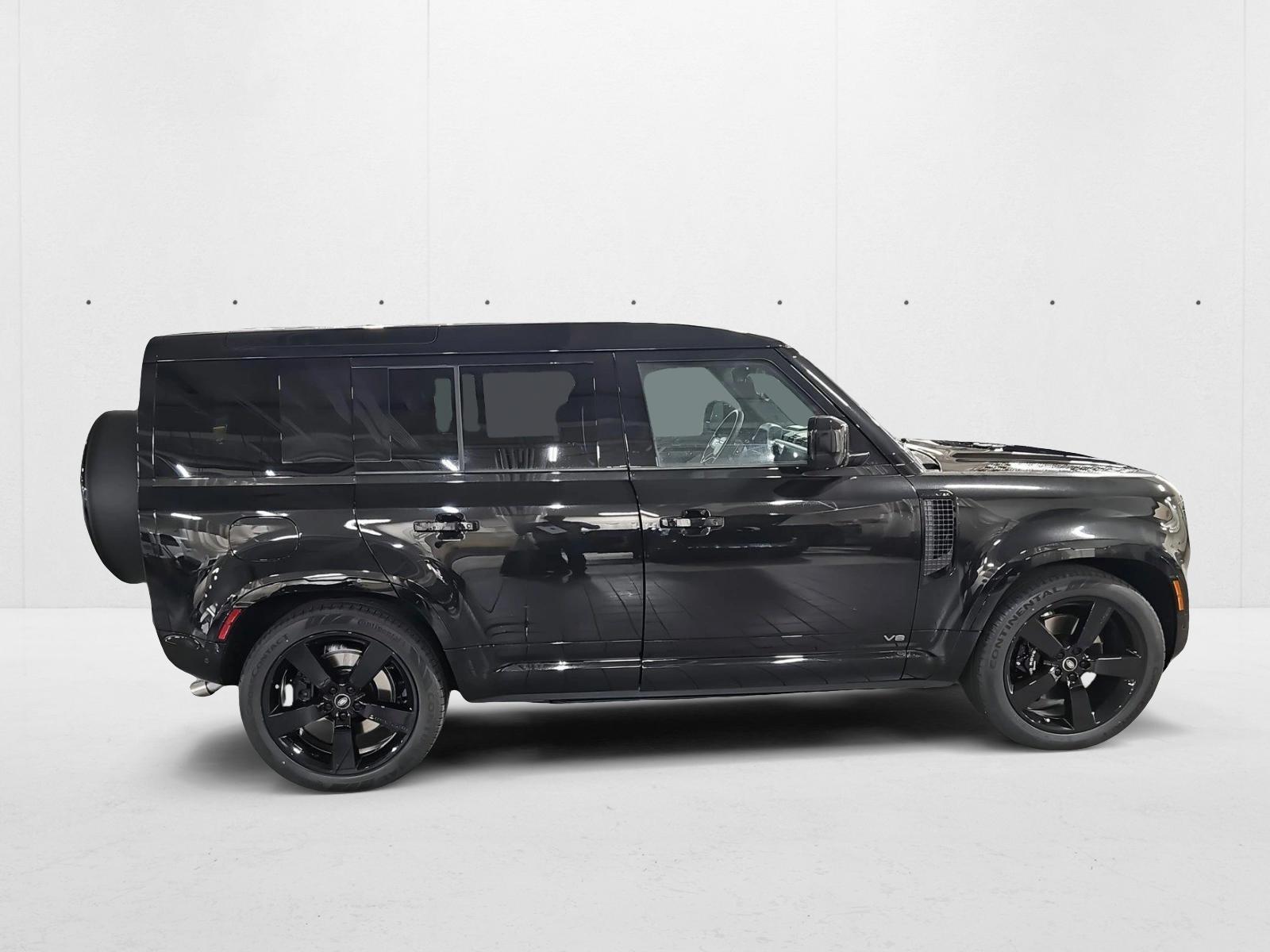 2025 Land Rover Defender 110 V8 photo 4