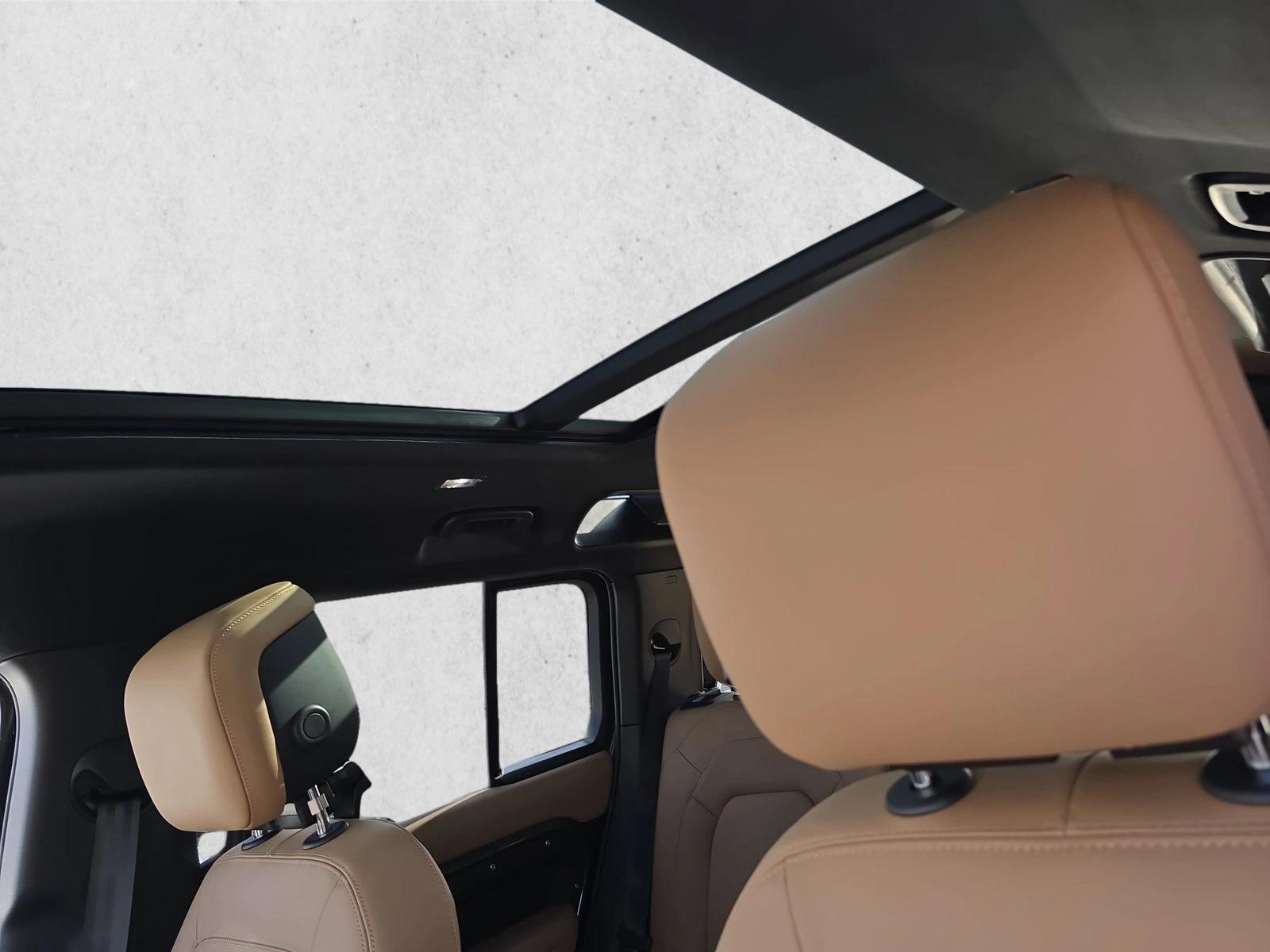 2026 Land Rover Defender X-Dynamic SE - Photo 29
