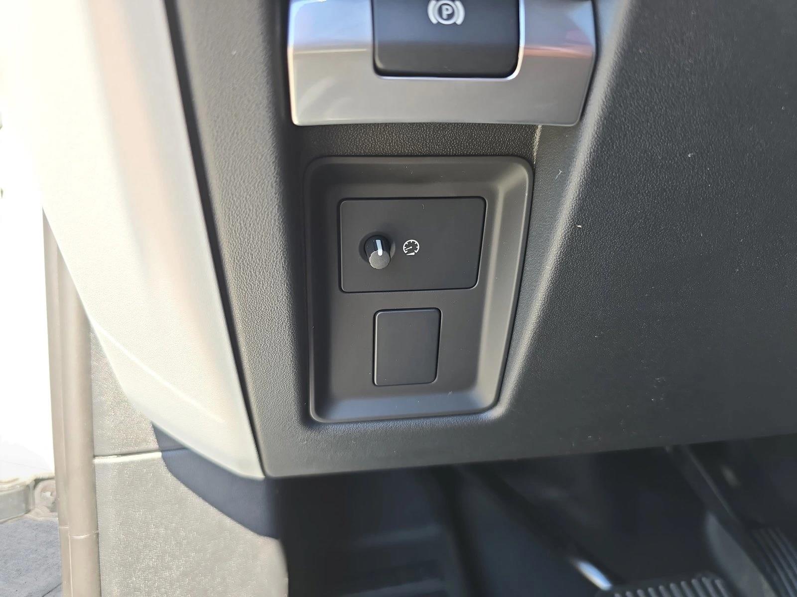 2026 Land Rover Defender X-Dynamic SE - Photo 25